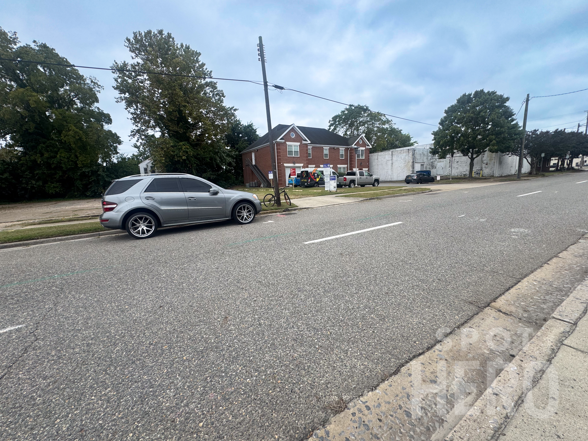Photo of 320 37th St. (381 37th St.) - Lot