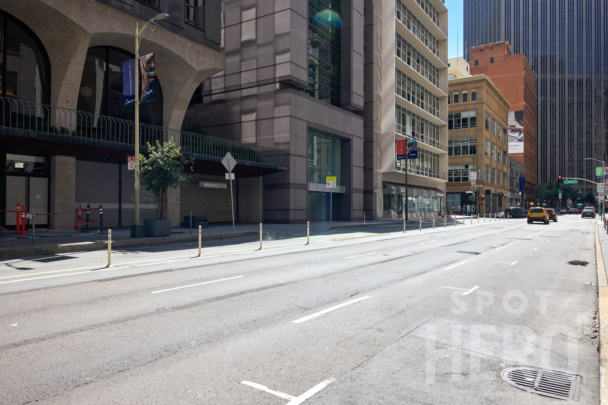 Photo of 190 Battery St (255 California St) - Valet Garage