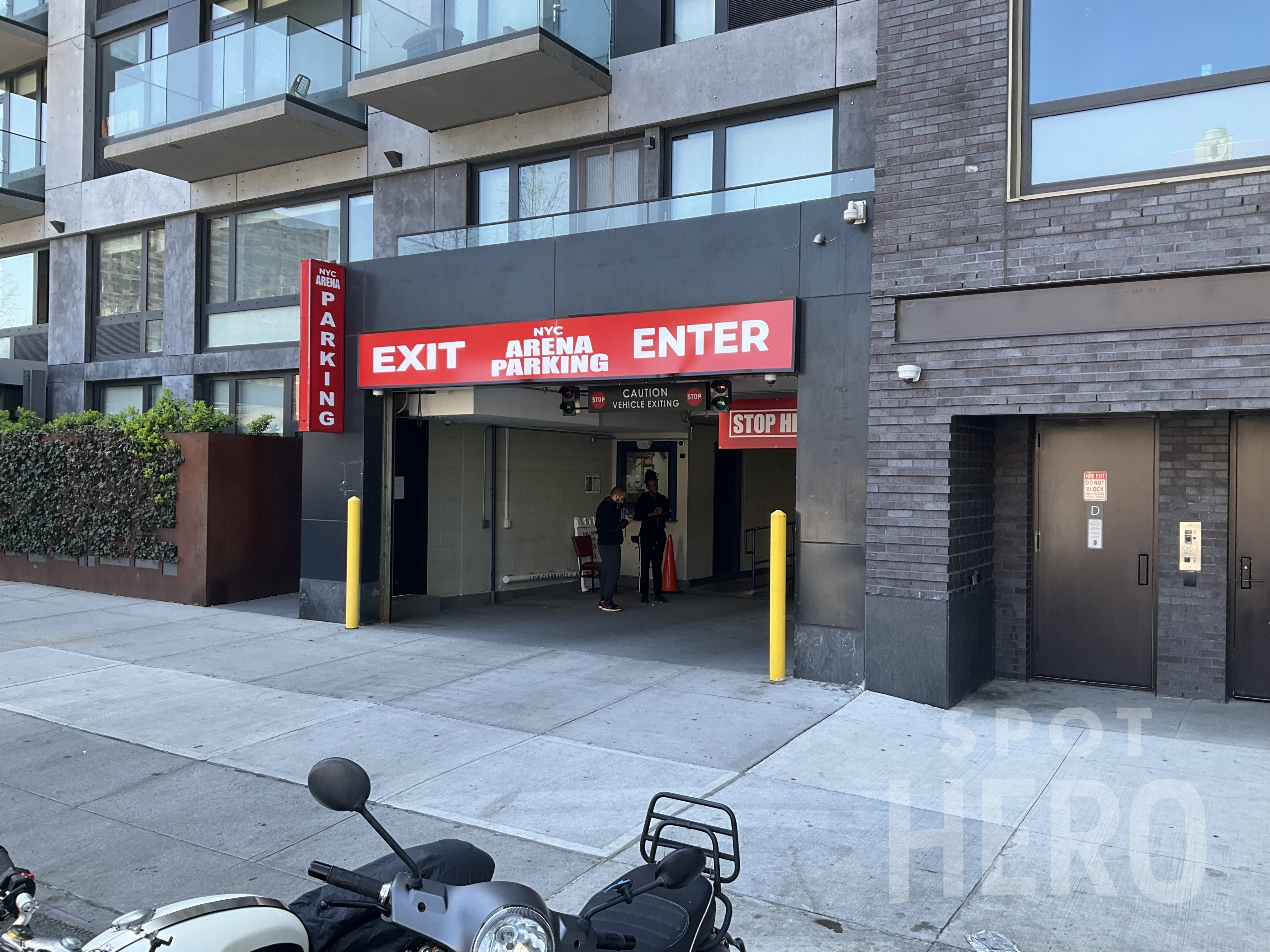 Photo of 670 Pacific St. - Garage