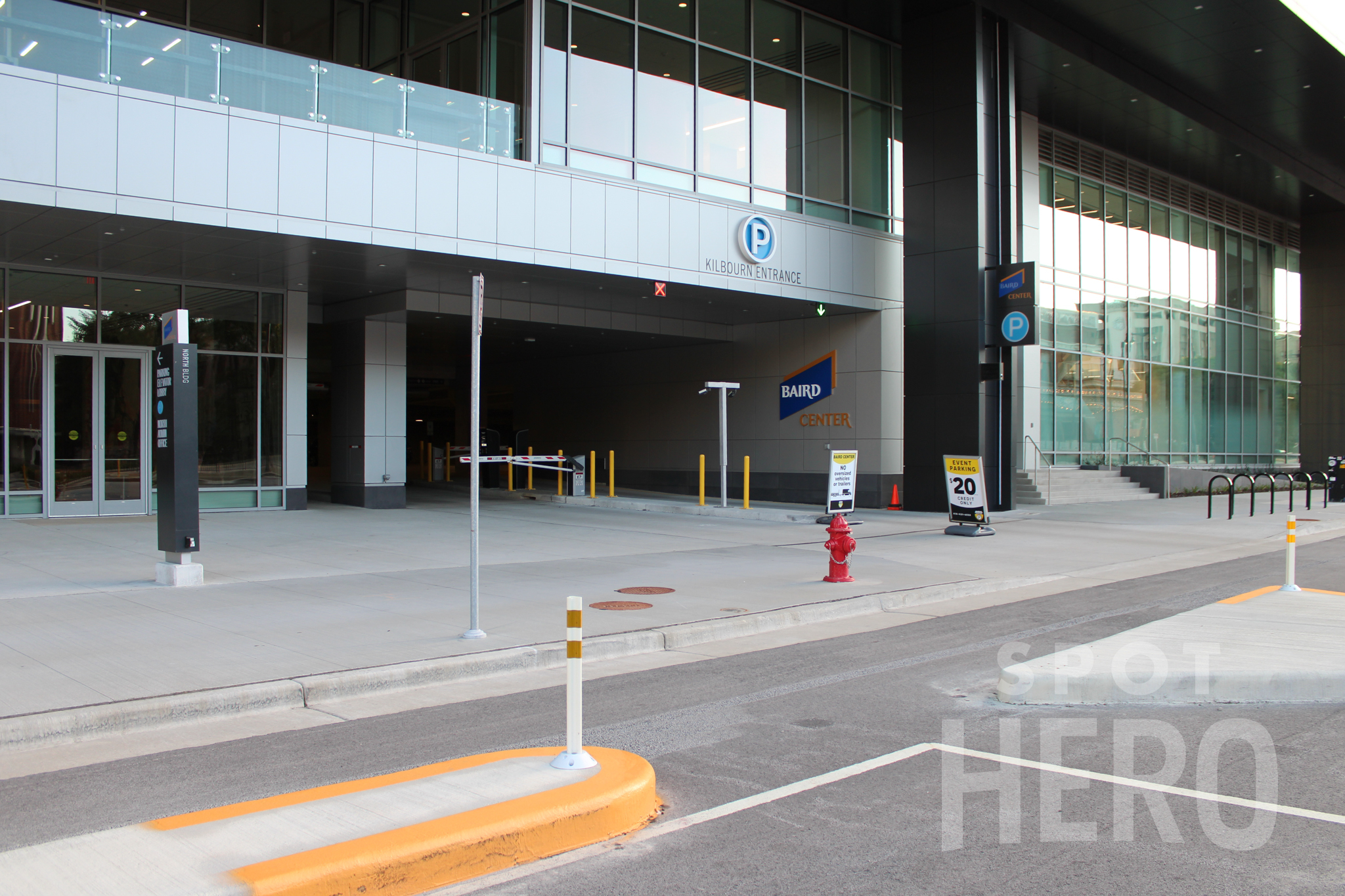 Photo of 433 W Kilbourn  Ave - Baird Center - Garage