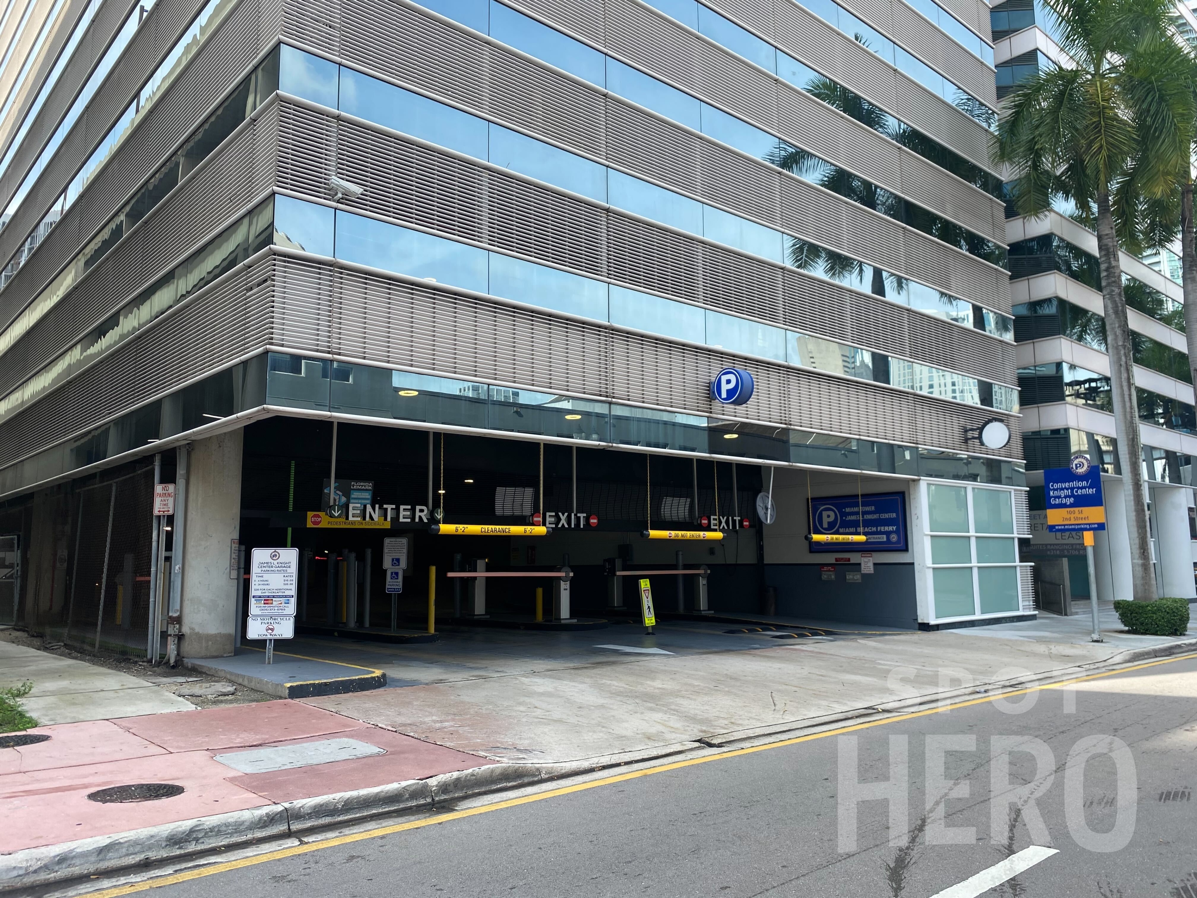 Photo of 100 SE 2nd St. - James L. Knight Center Garage