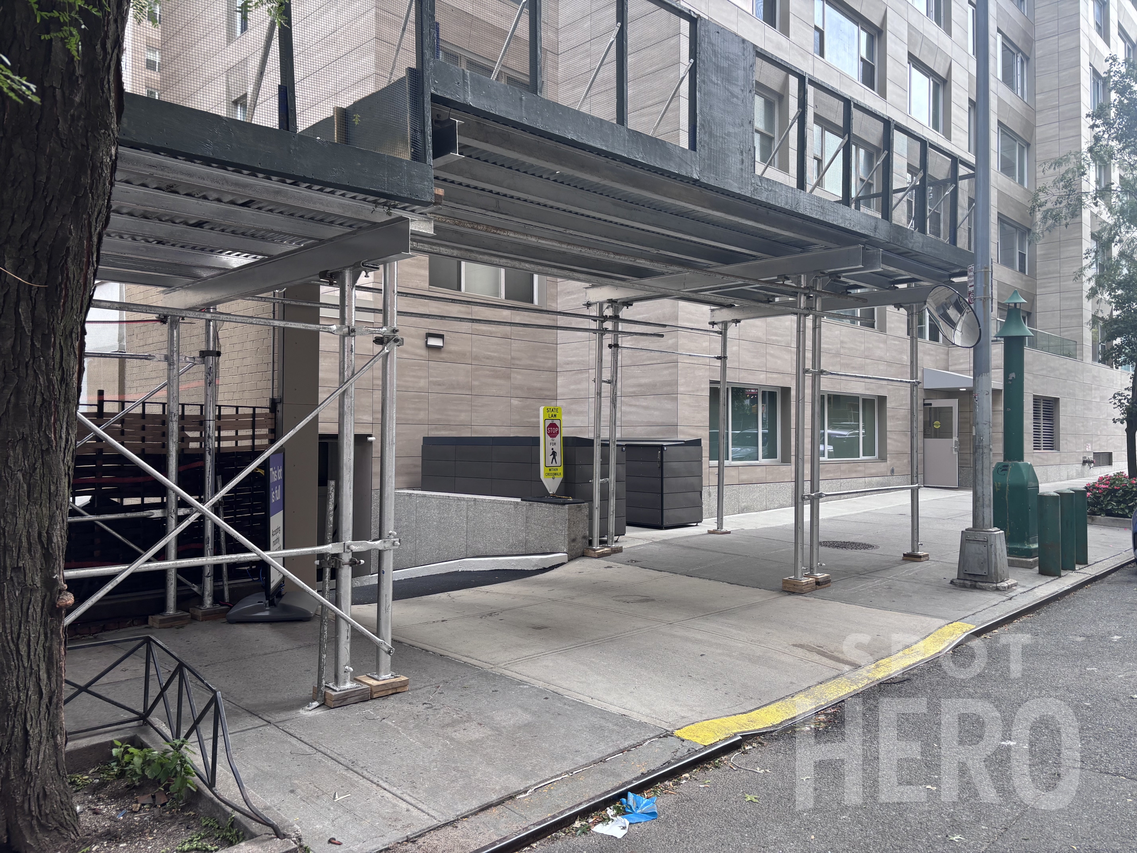Photo of 204 E 80th St. - Valet (SFG Garage)