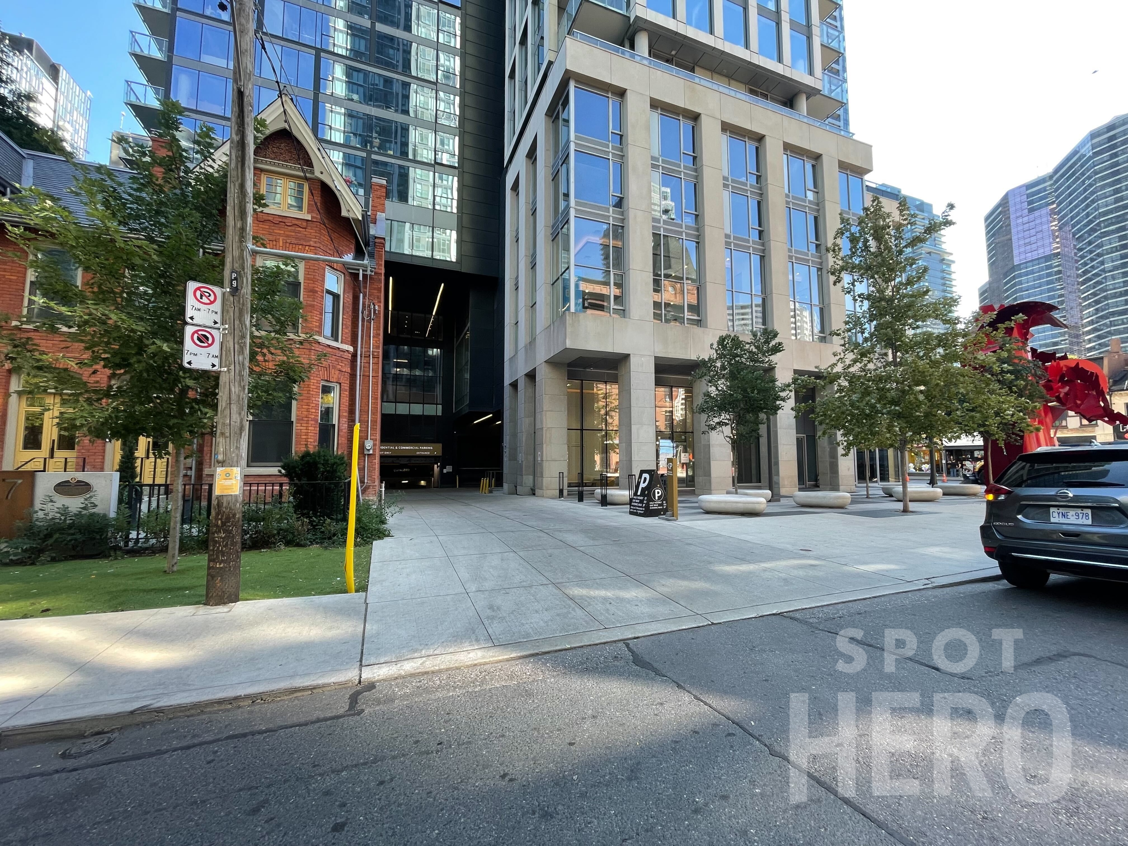Photo of 3 Gloucester St. (595 Yonge St.) - Garage