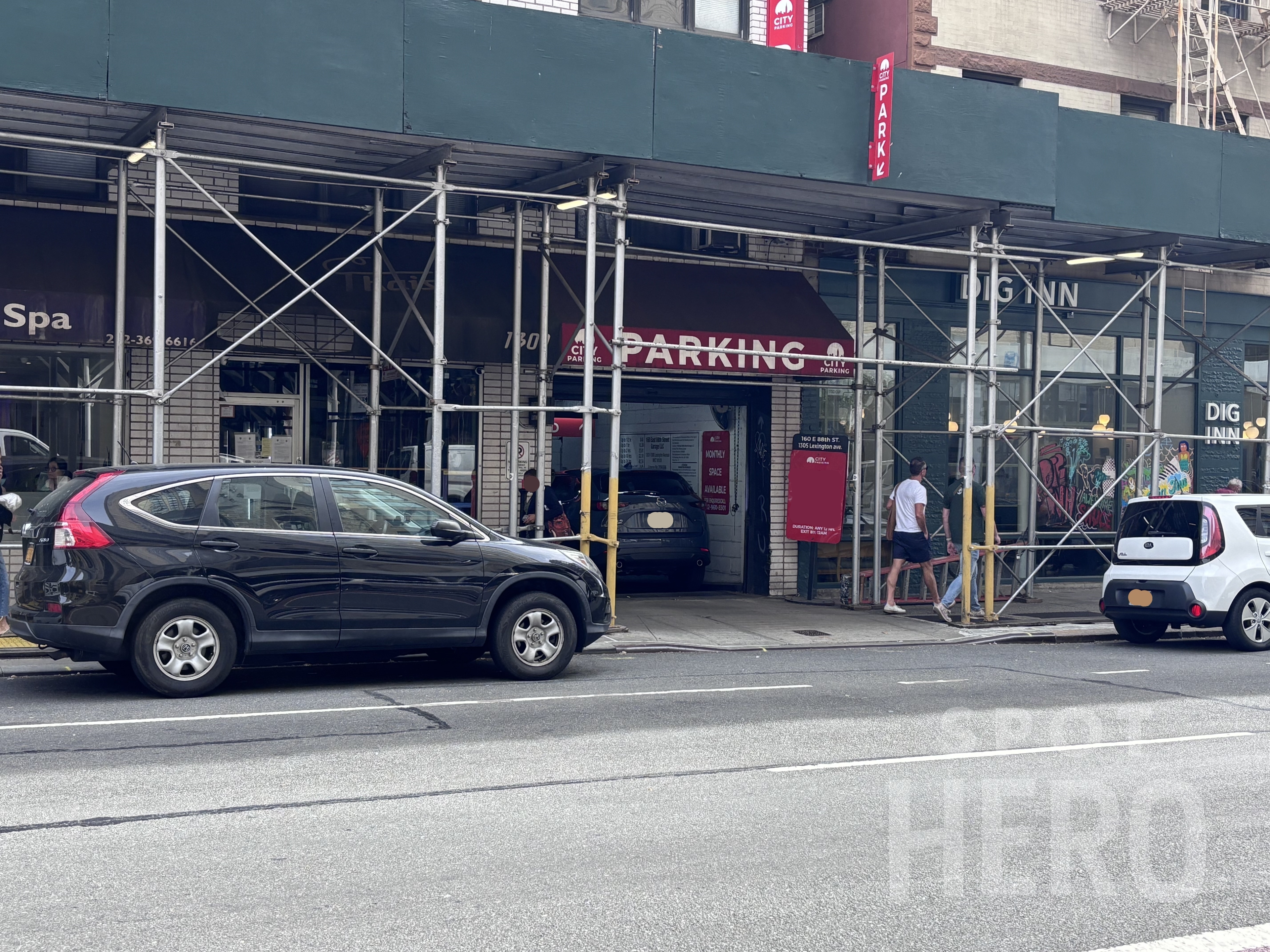 Photo of 160 East 88th St. - Garage