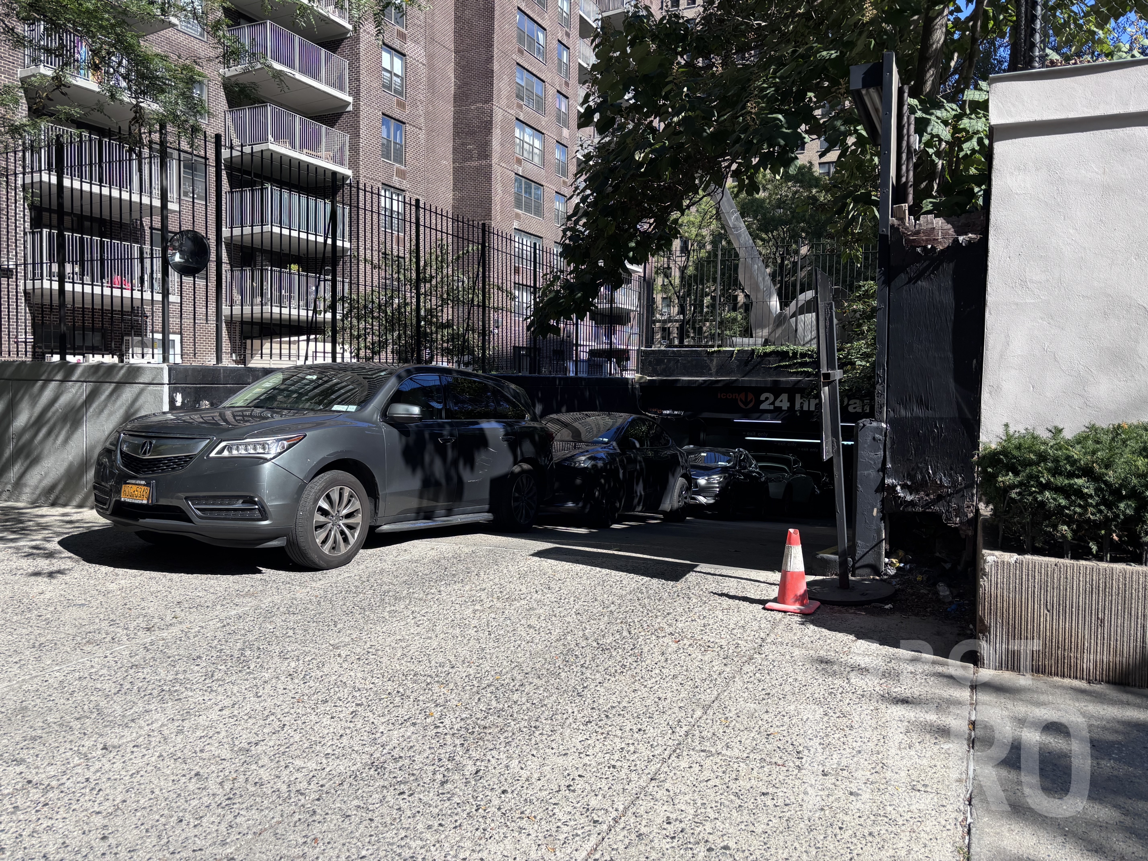 Photo of 175 W 90th St. - Valet Garage