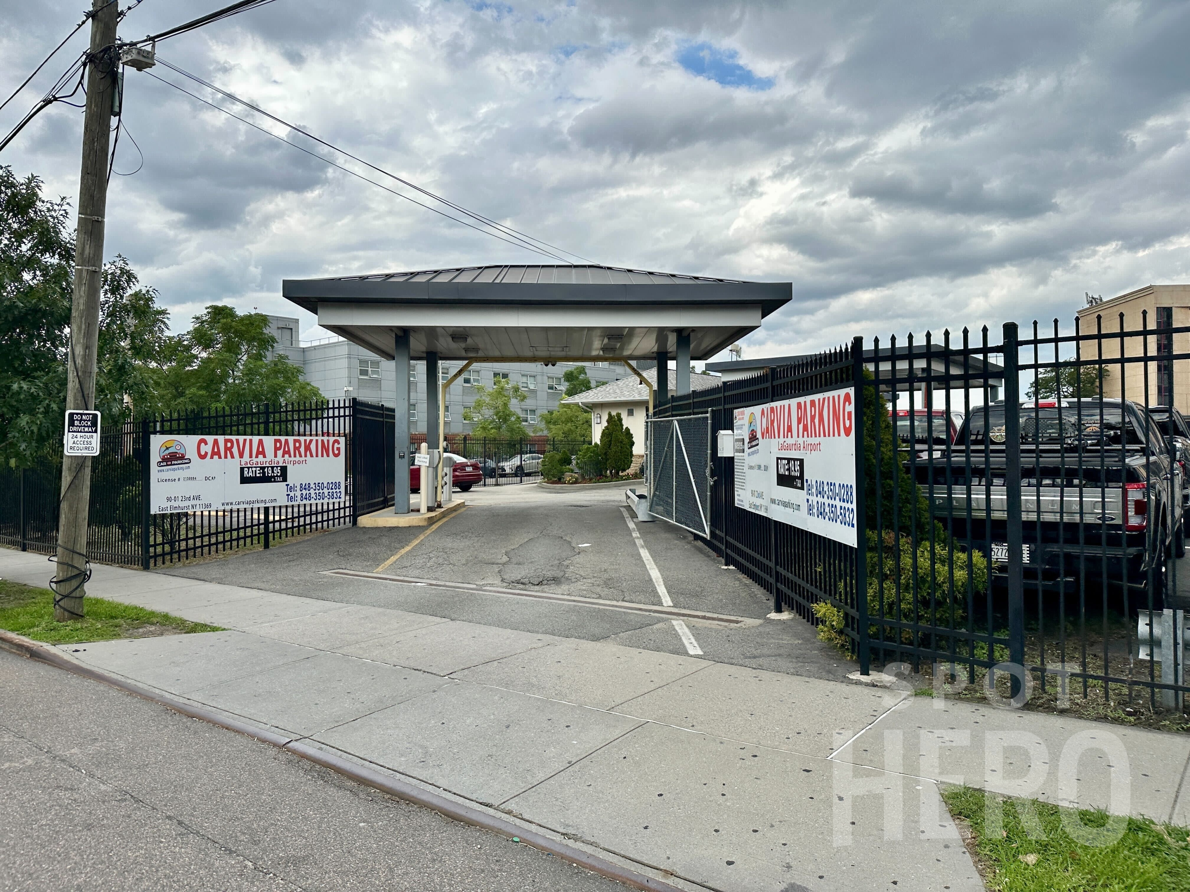 Photo of Parking Place LGA - Uncovered Valet