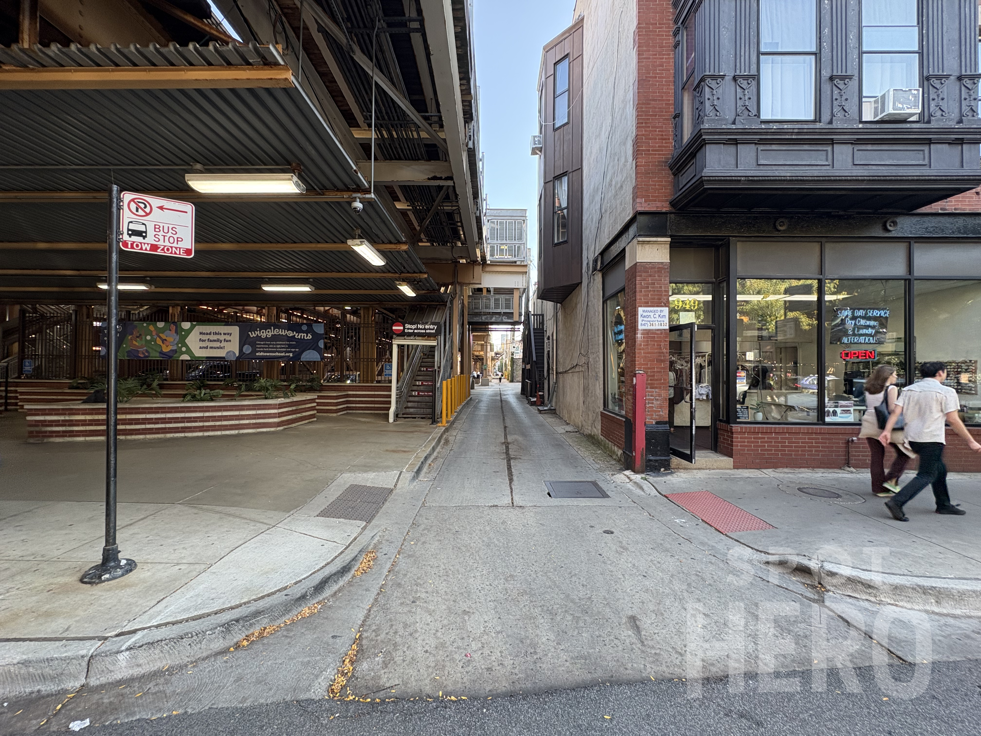 Photo of 944 W Armitage Ave - Armitage Station - Under El