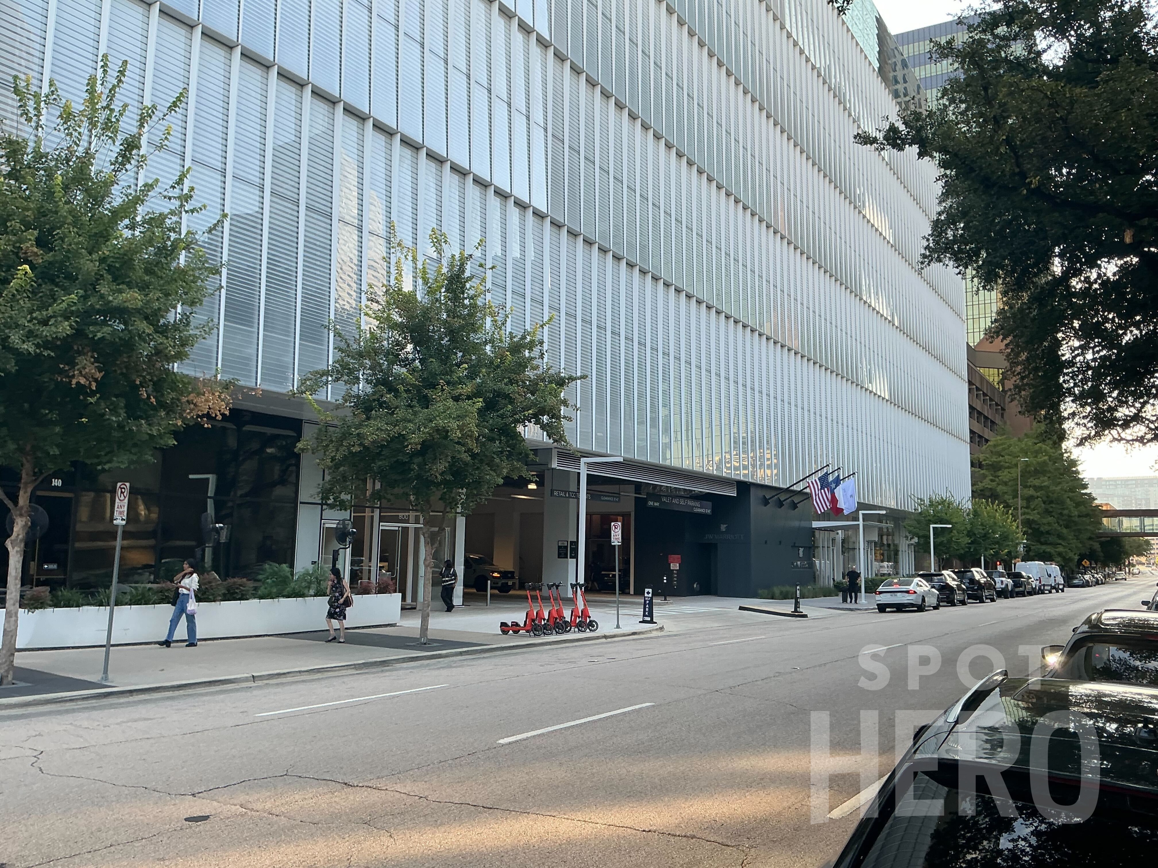 Photo of 800 N Harwood St. - JW Marriott Dallas Arts District Valet Stand