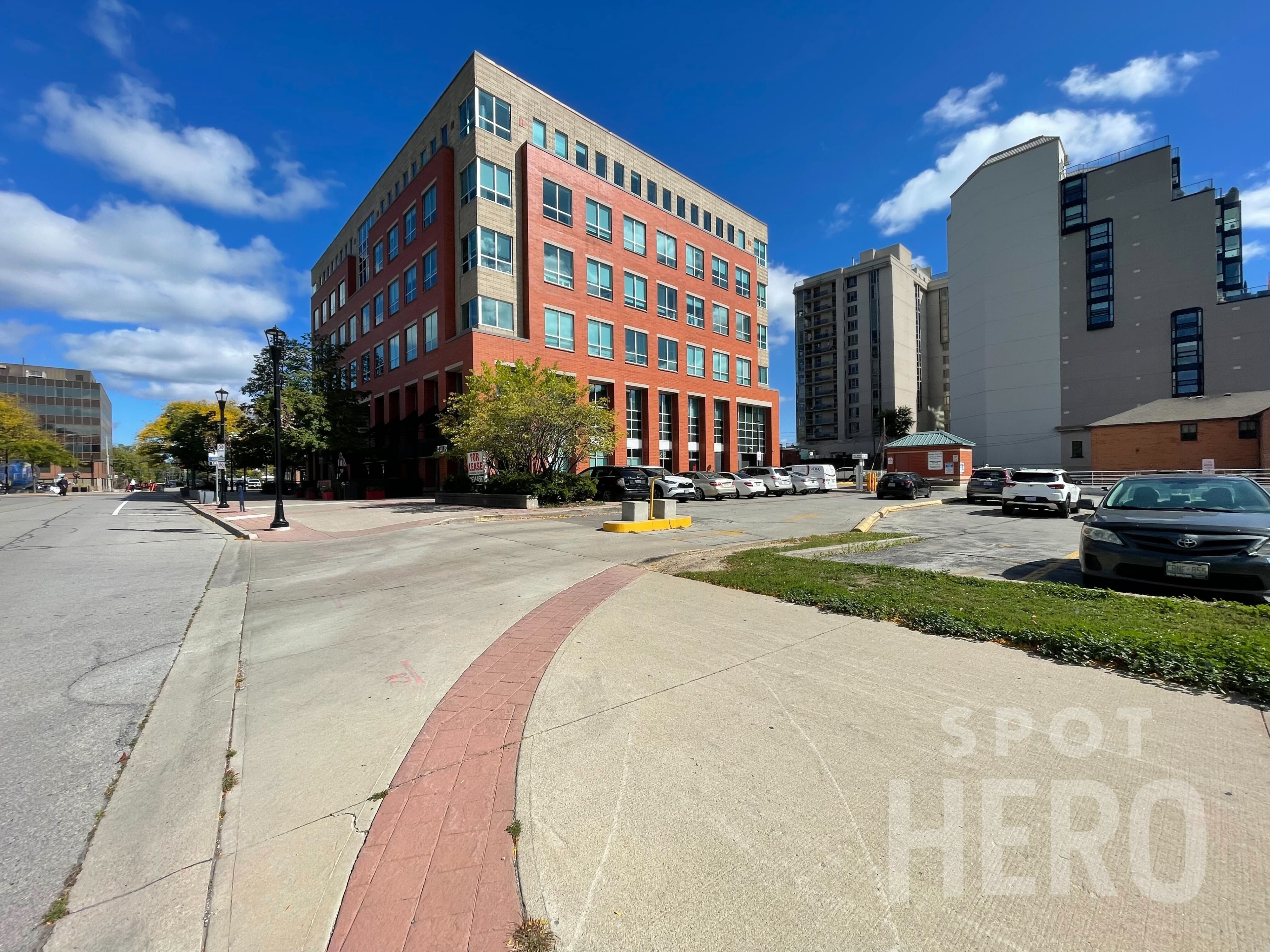 Photo of 1504 Elgin St. (390 Brant St.) - Lot