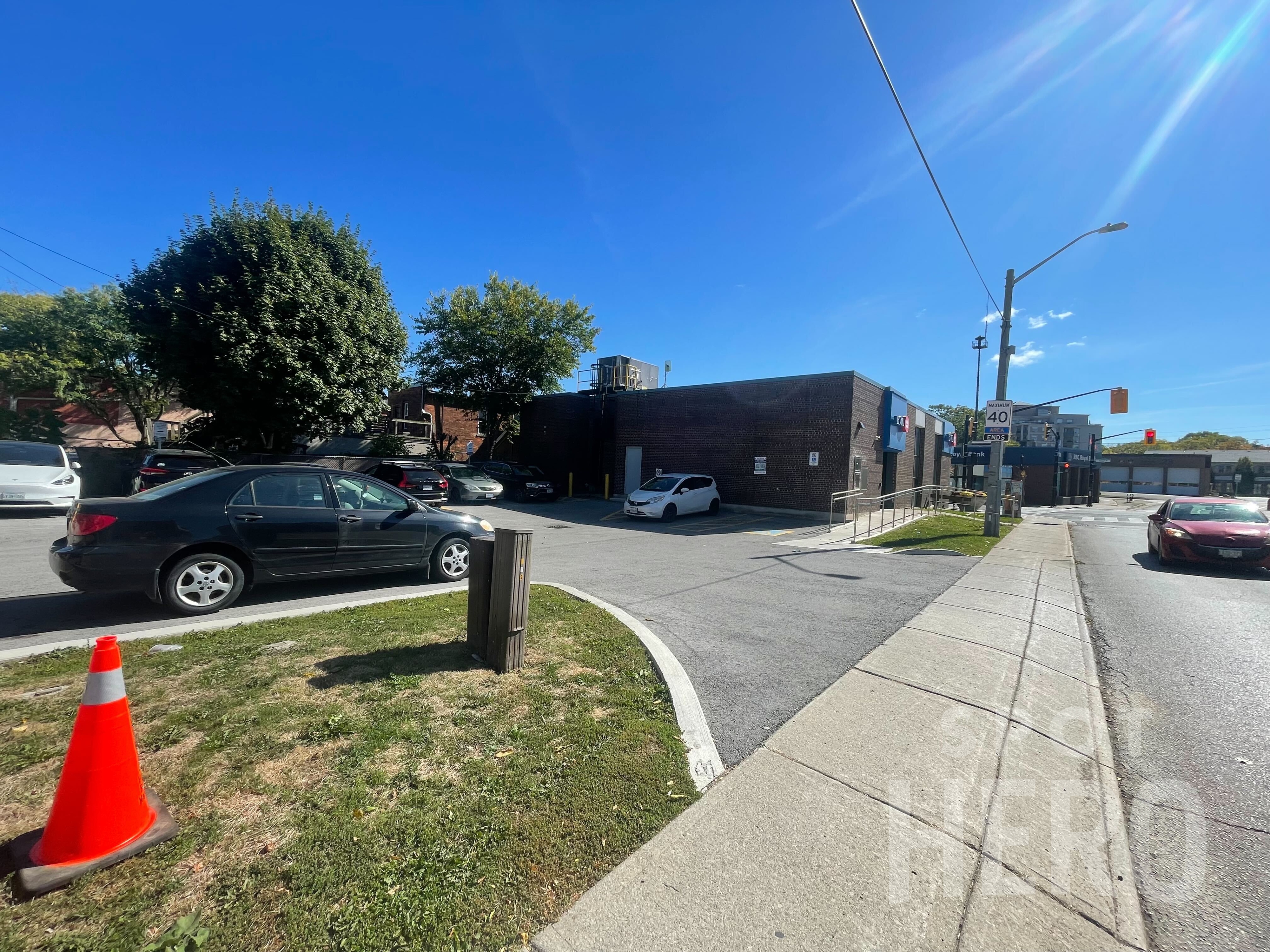 Photo of 7 Sydenham St. (81 King St. W) - Lot
