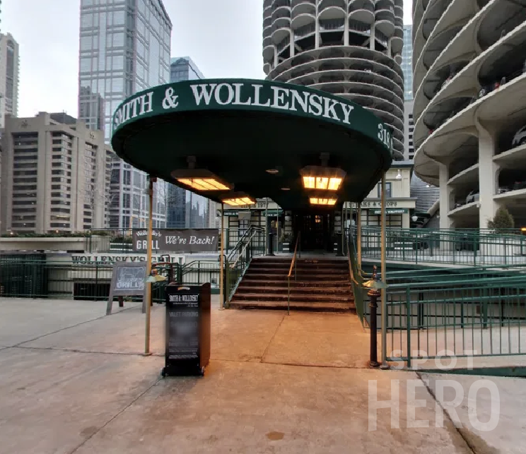 Photo of 318 N State St. - Smith & Wollensky Valet Stand