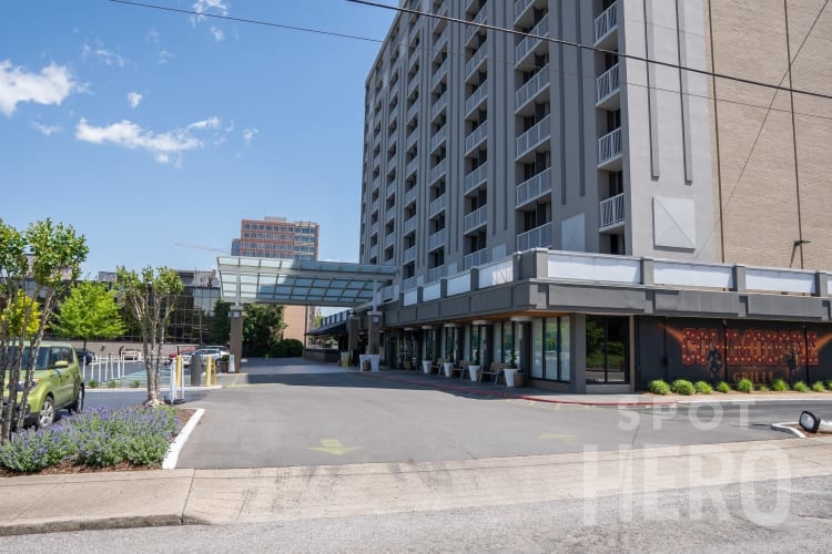 Photo of 2613 W End Ave. - Holiday Inn Nashville-Vanderbilt Lot