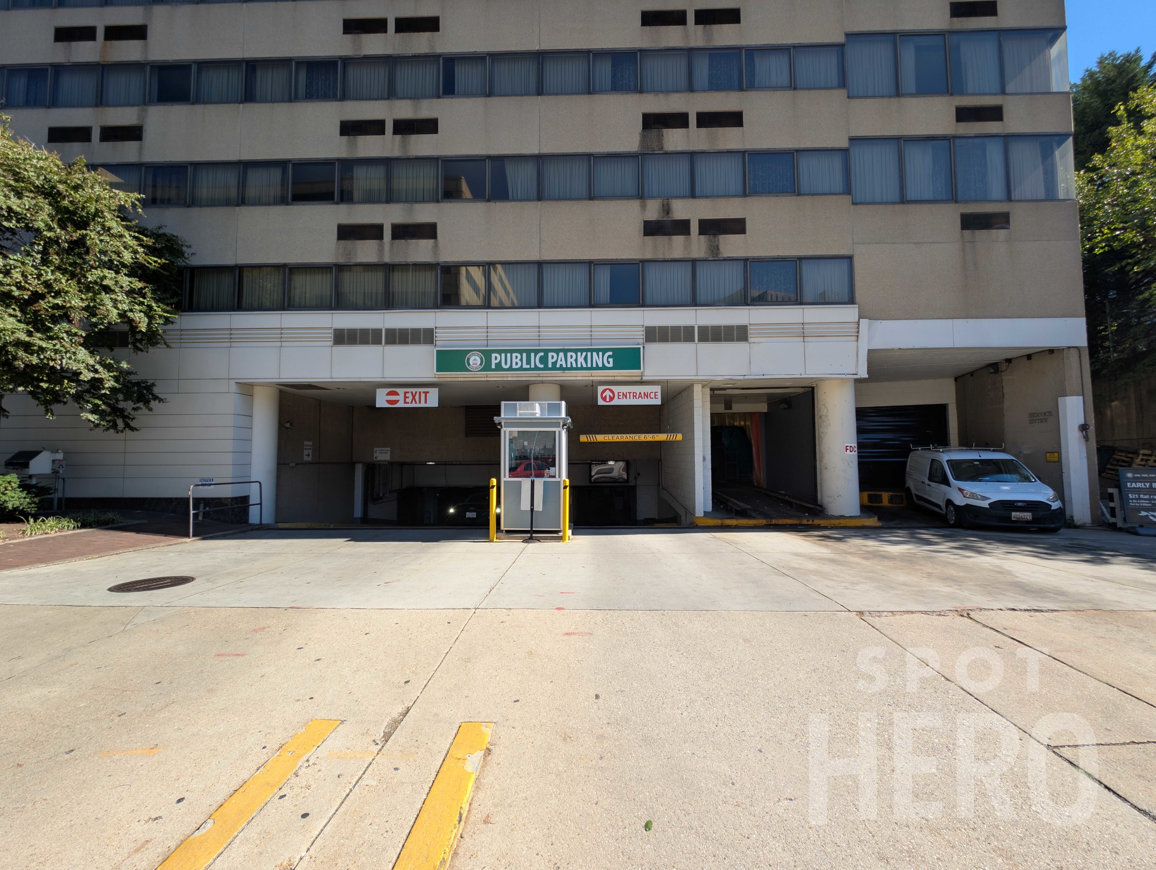 Photo of 398 6th St. SW (500 C St. SW) - Federal Center Plaza - Garage - (Lot 256)