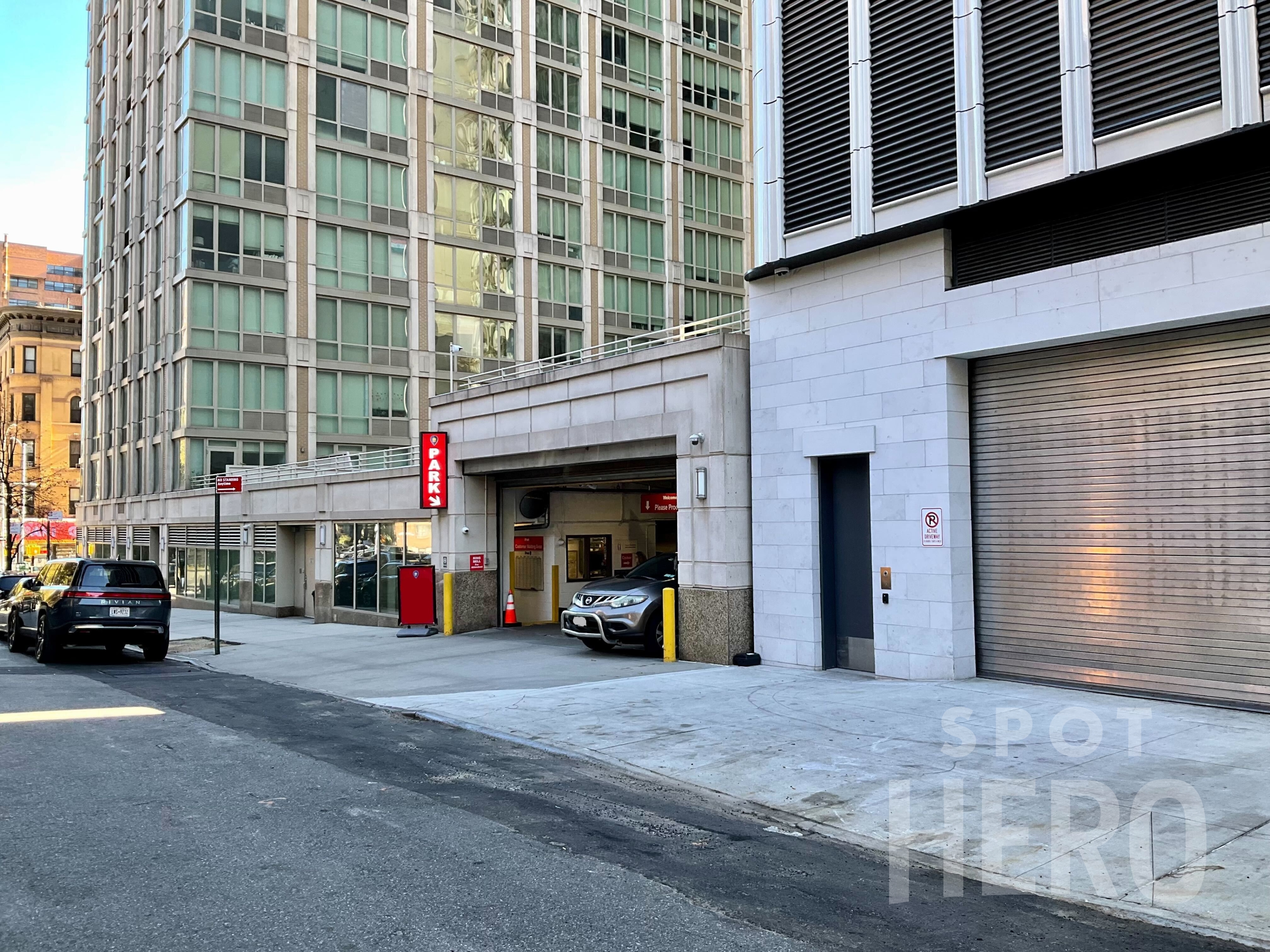 Photo of 124 E 98th St - Valet Garage