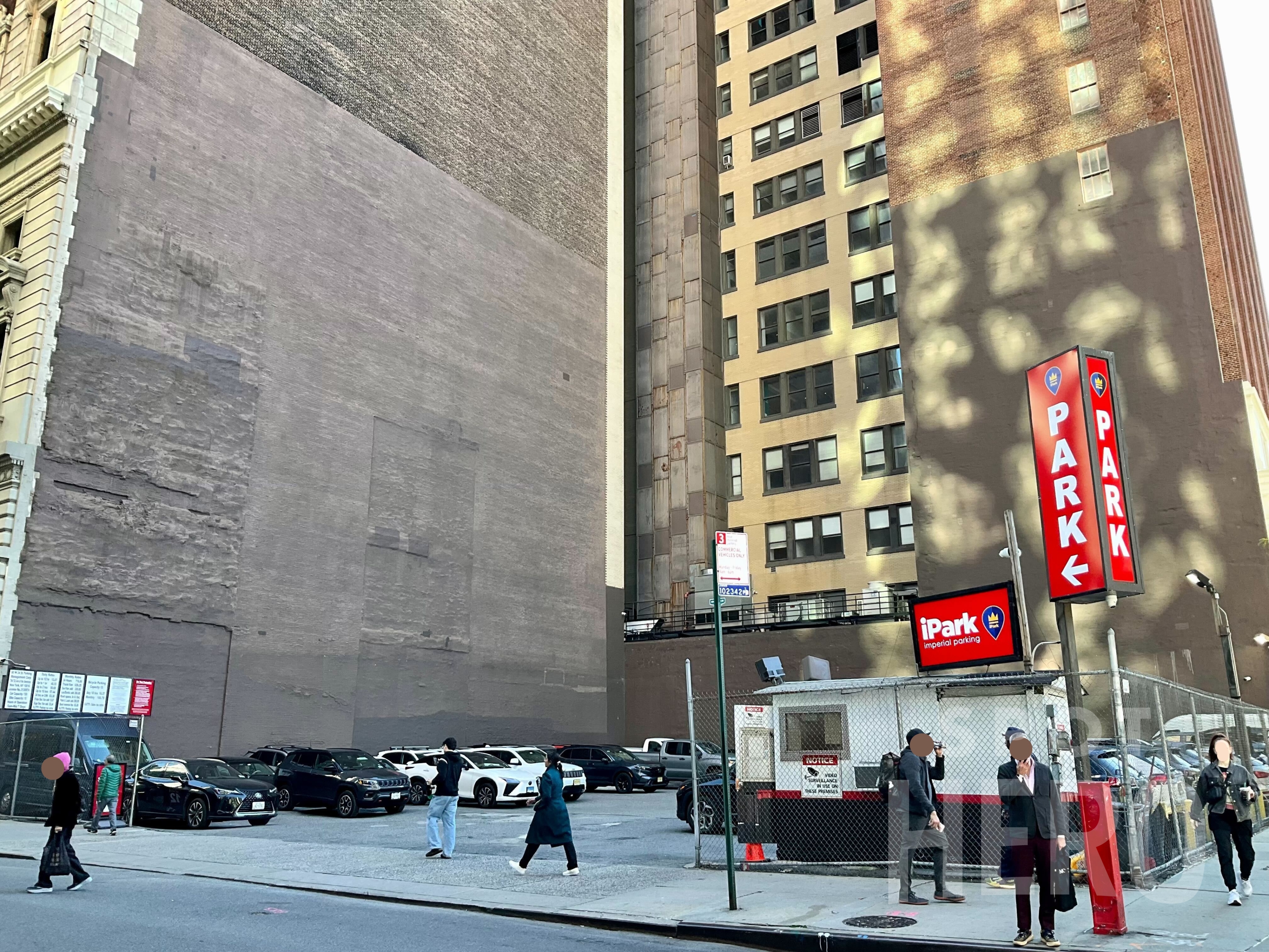 Photo of 80 W 24 St. - Parking Management Corp Valet Lot #353