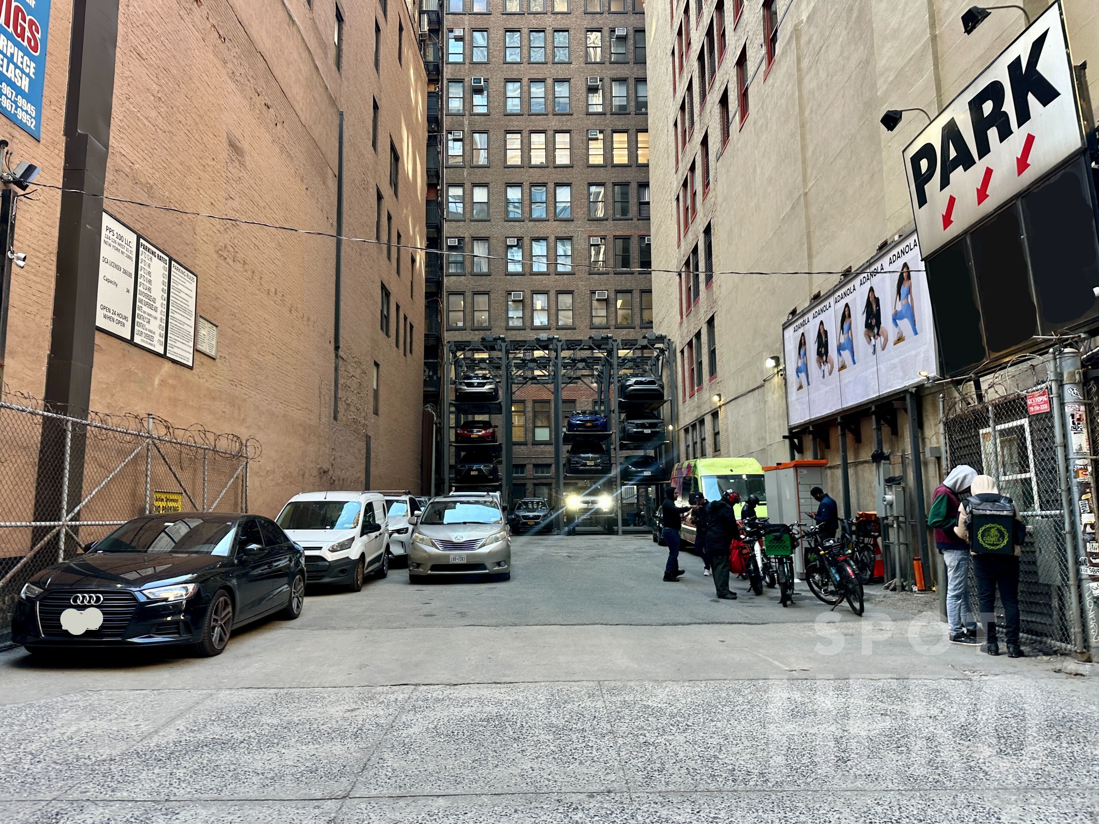 Photo of 124 W 31st St. - Valet