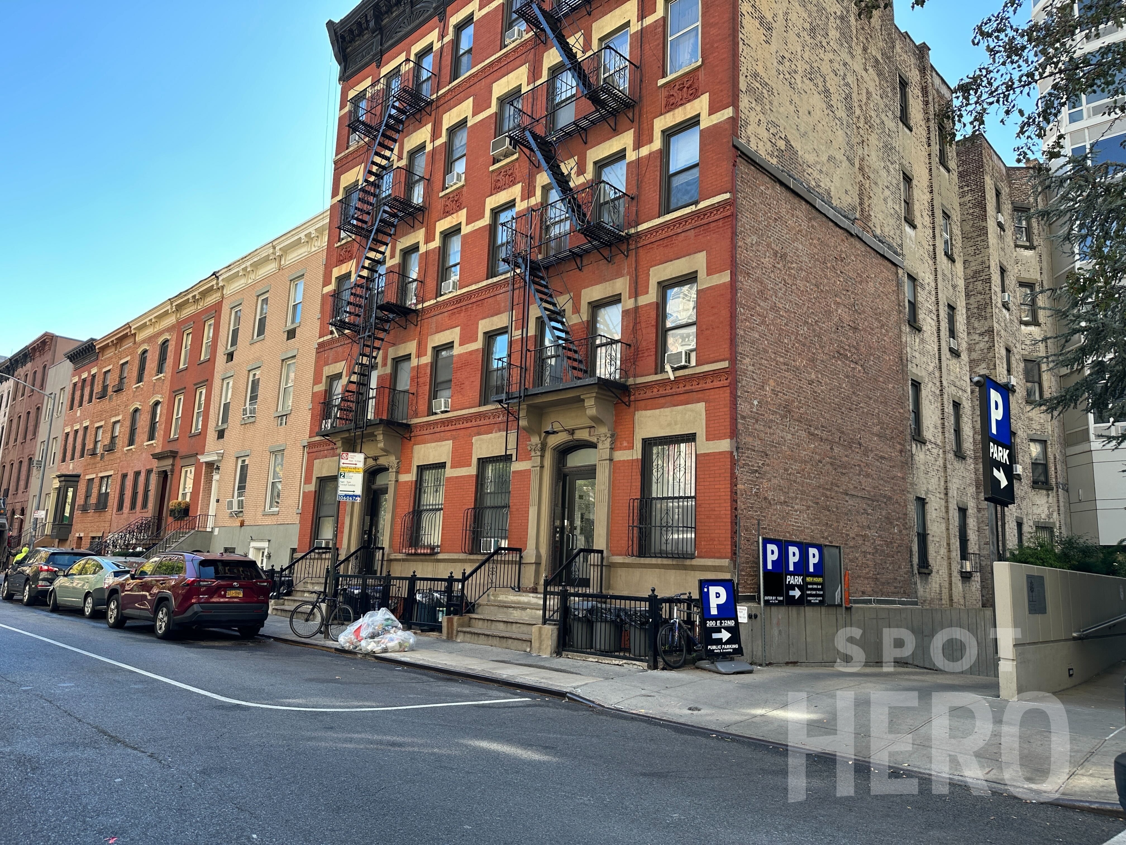 Photo of 200 E 32nd St. - Select Garages