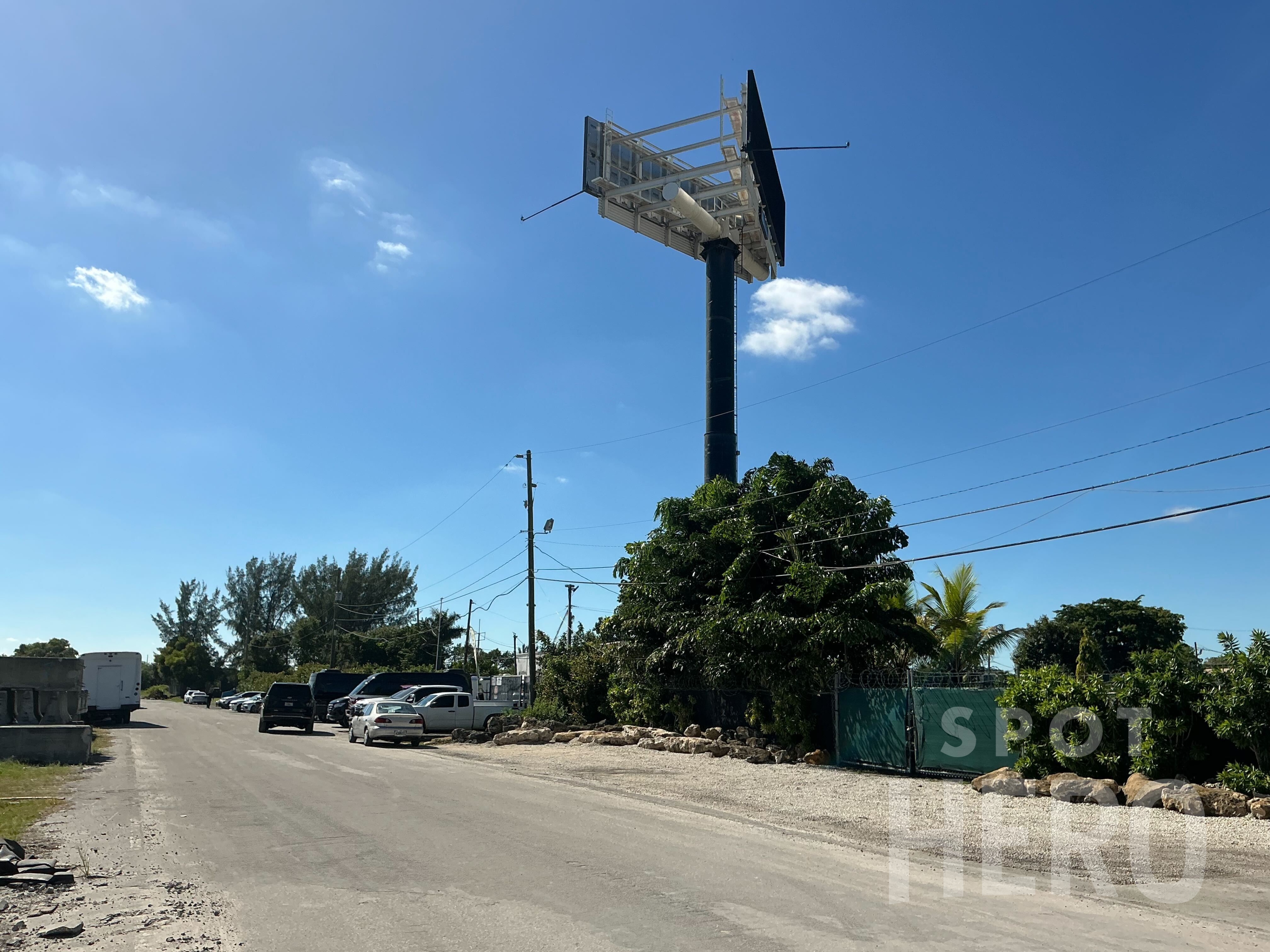 Photo of FT FLL Airport Parking - Uncovered Self Park