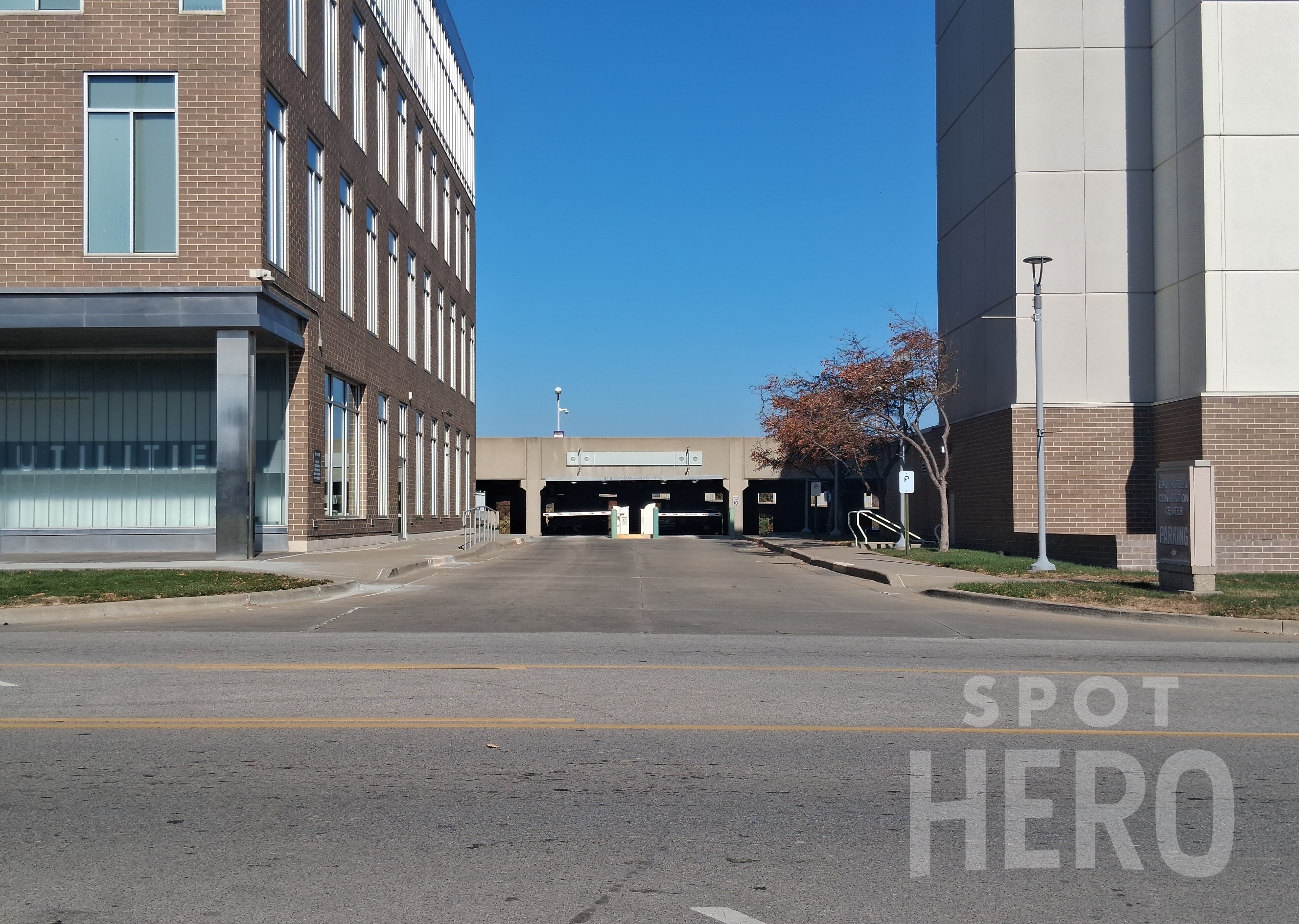Photo of 532 Minnesota Ave. (520 Minnesota Ave.) - Hilton Garden Inn Kansas City Garage