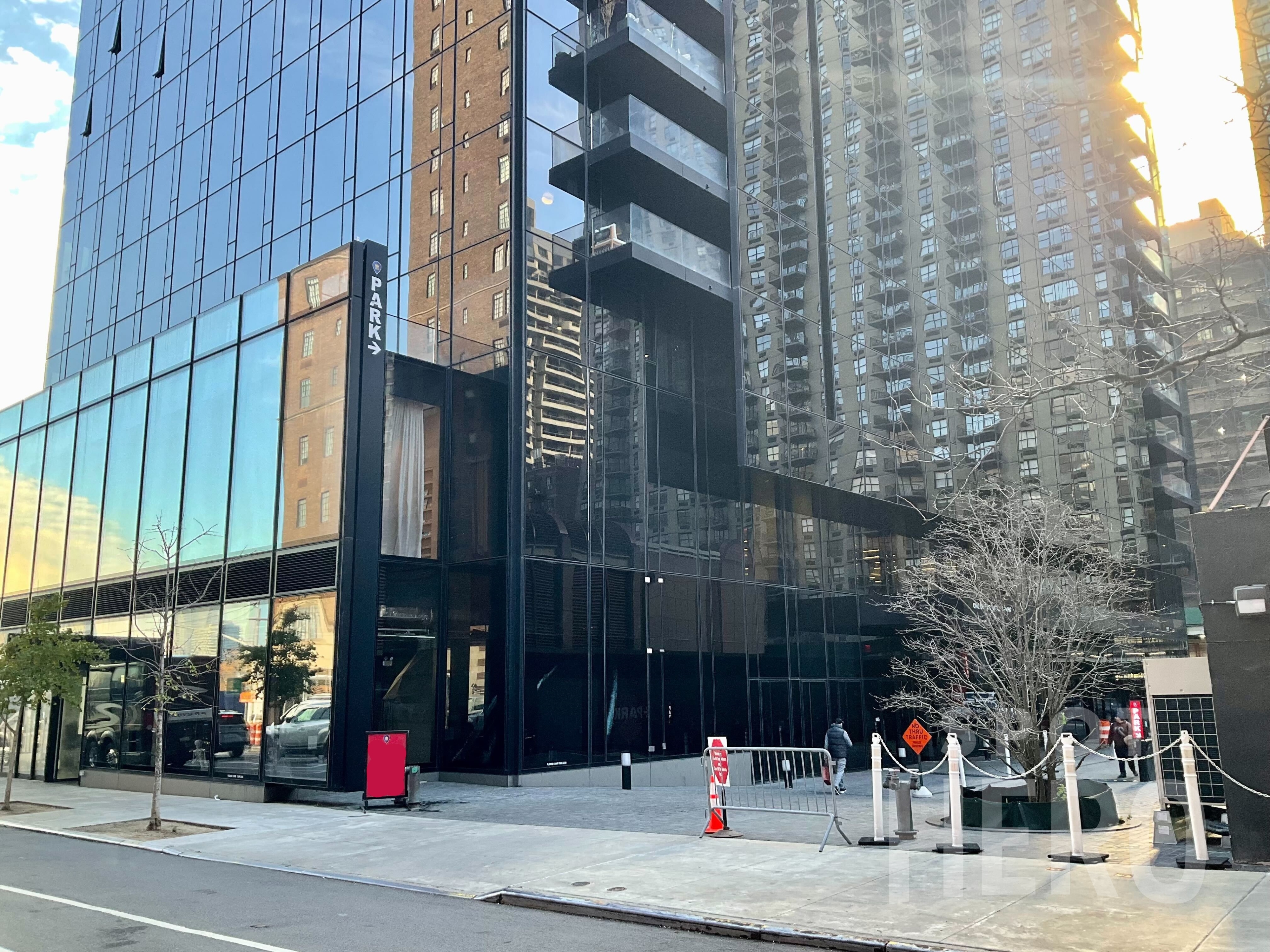 Photo of 390 E 40th St (685 1st Ave.) - Valet Garage