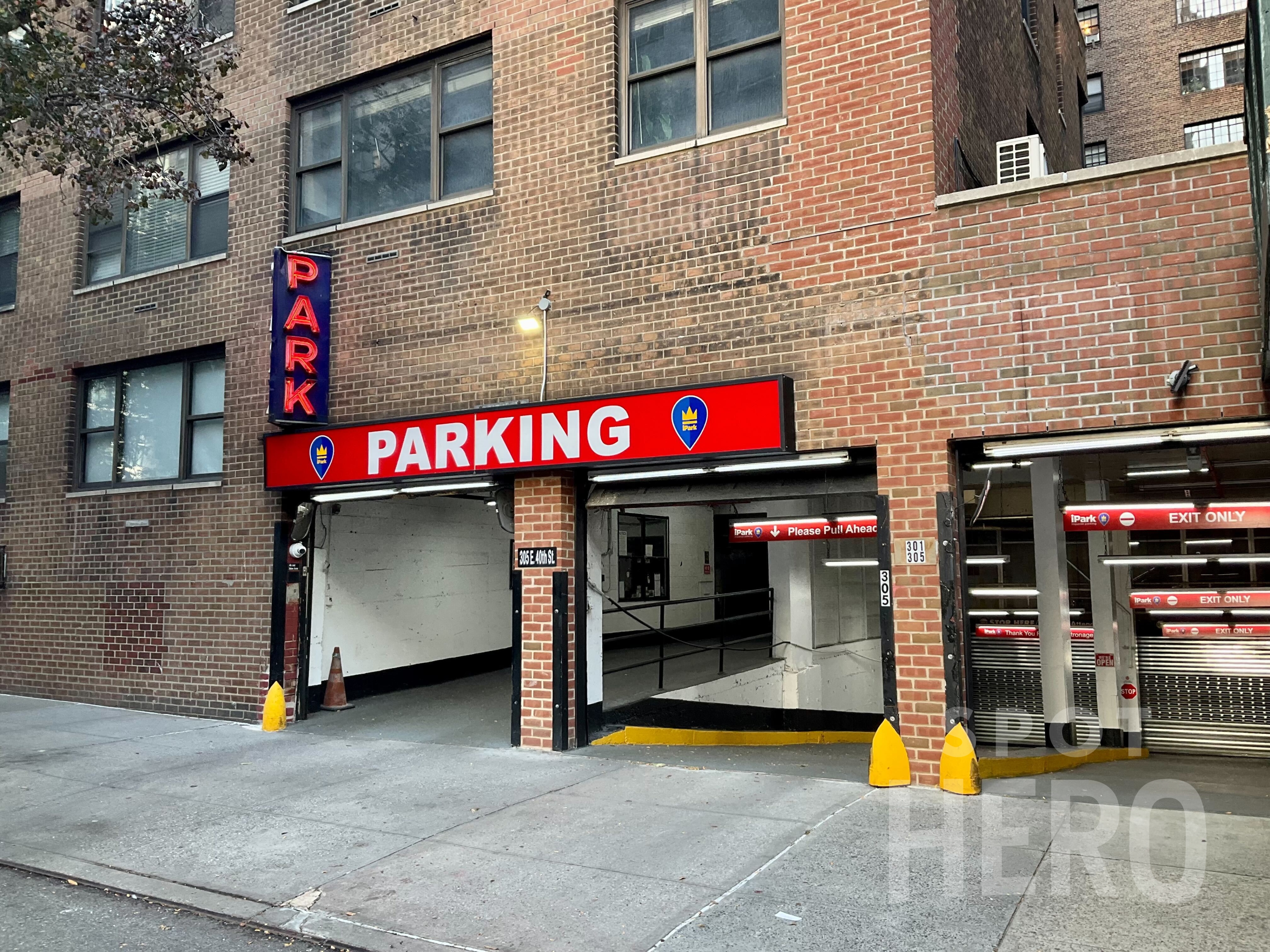 Photo of 301-305 E 40th St. - Street Parking Corp - Valet Garage