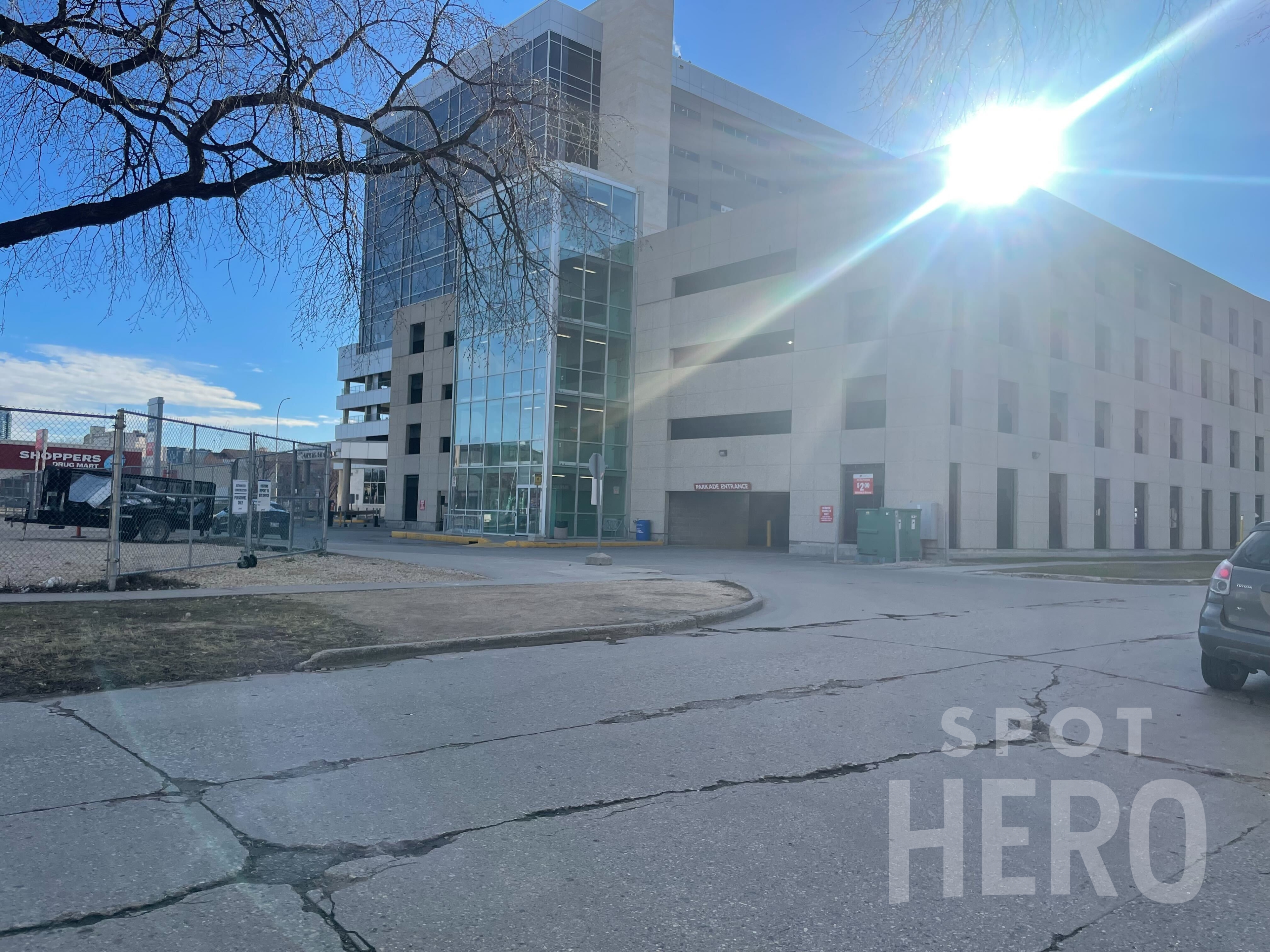 Photo of 677 Olivia St. (790 Sherbrook St.) - Manitoba Clinic Garage - Lot 56