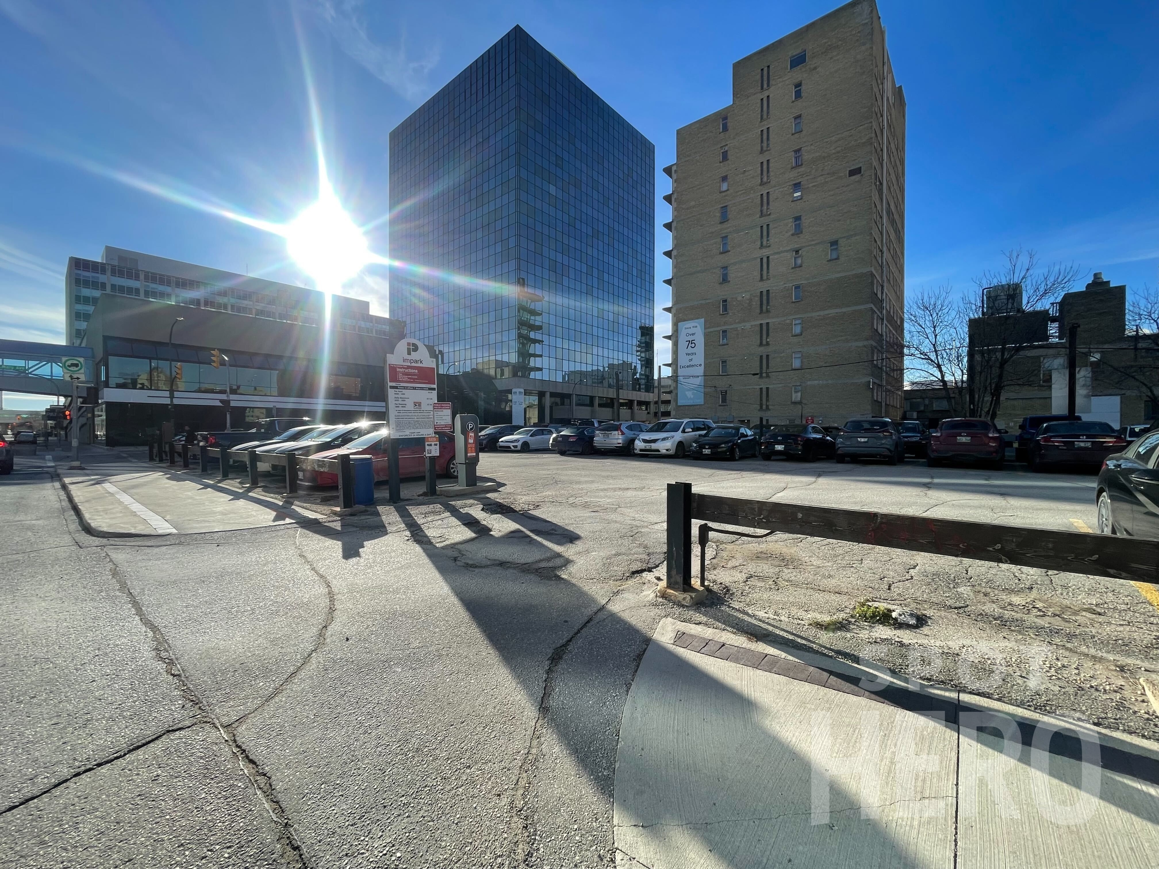 Photo of 208 Kennedy St. (425 St Mary Ave.) - Winnipeg Clinic Lot