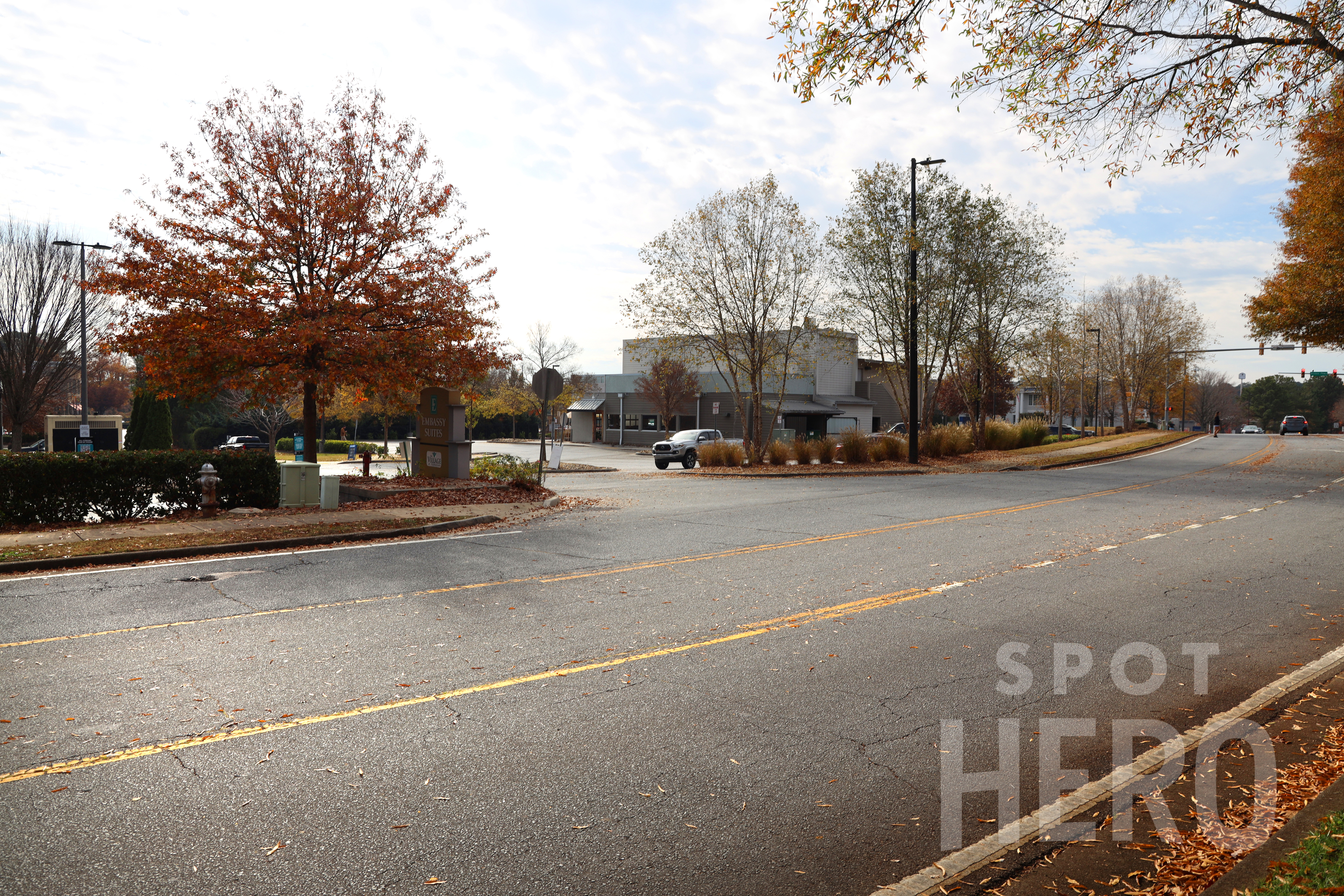 Photo of 620 Chastain Rd. - Embassy Suites Atlanta Kennesaw Town Center Lot