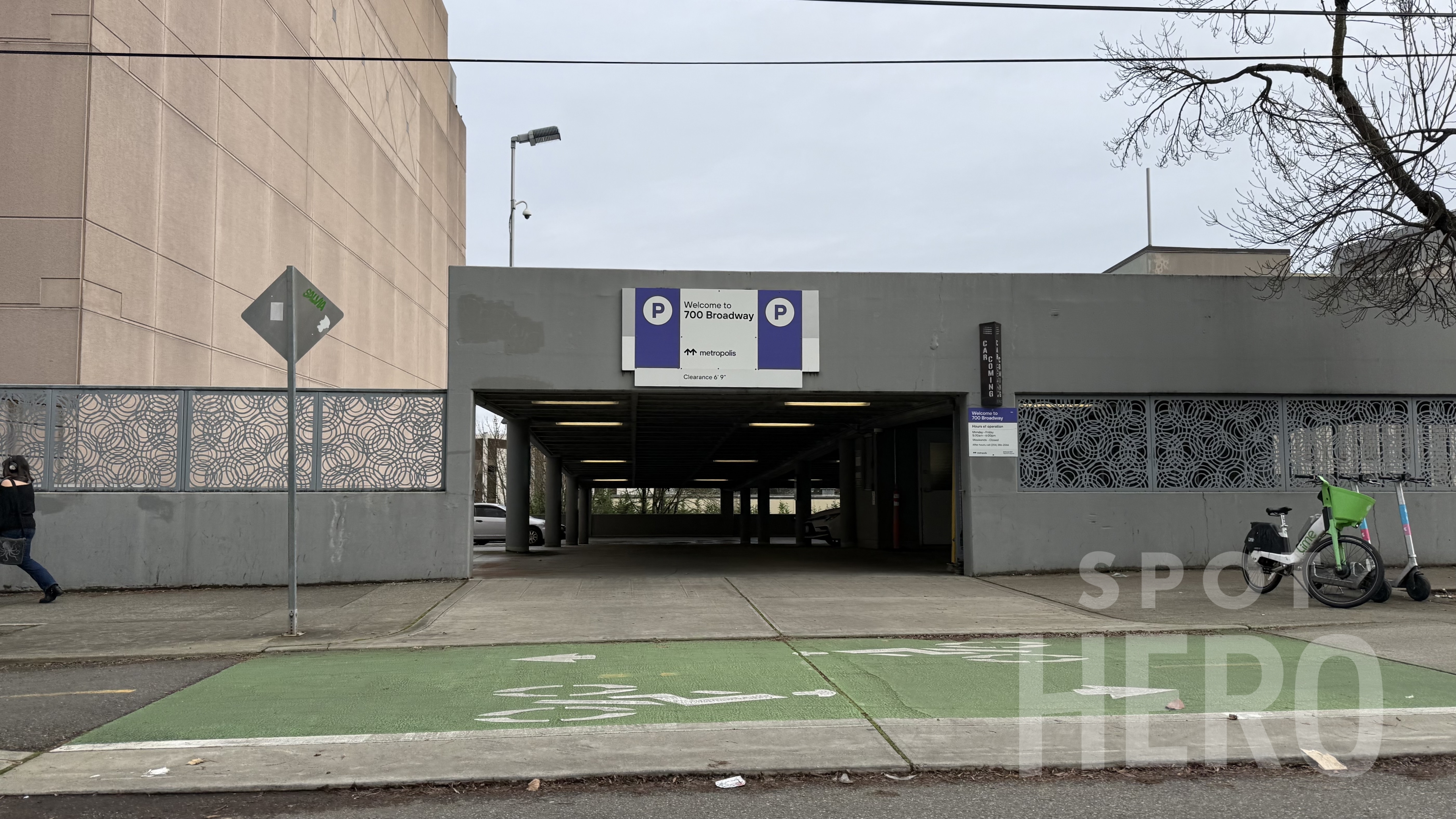 Photo of 700 Broadway - Garage