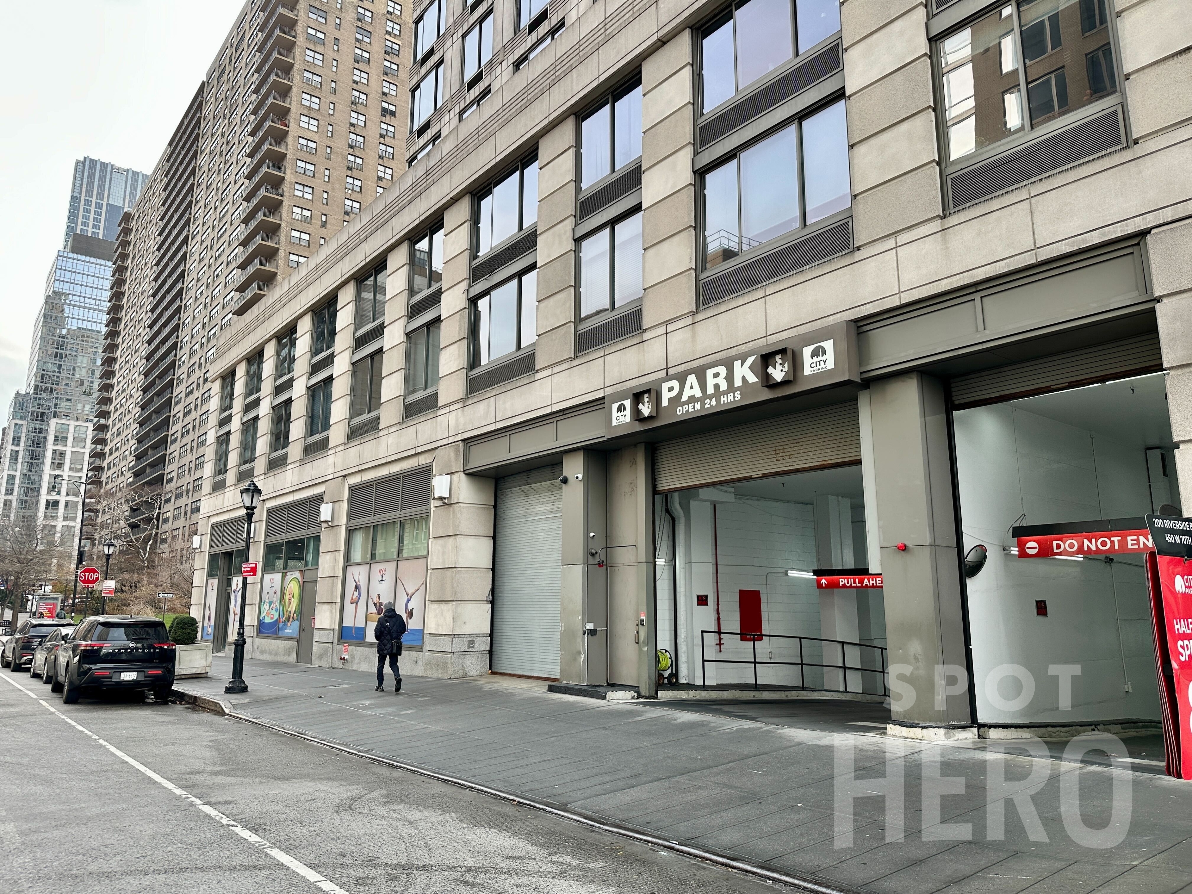 Photo of 349 W 70th St. (220 Riverside Blvd.) - Valet Garage