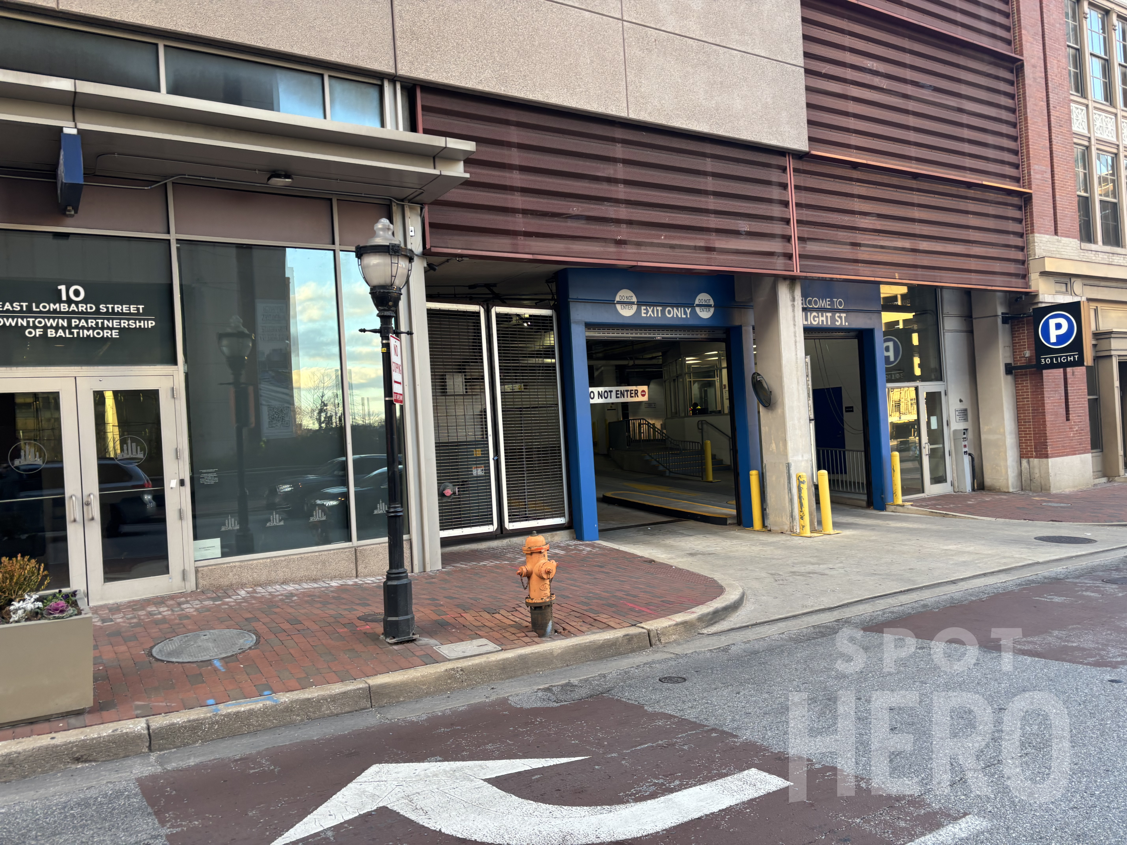 Photo of 10 E Lombard St. (30 Light St.) - Garage