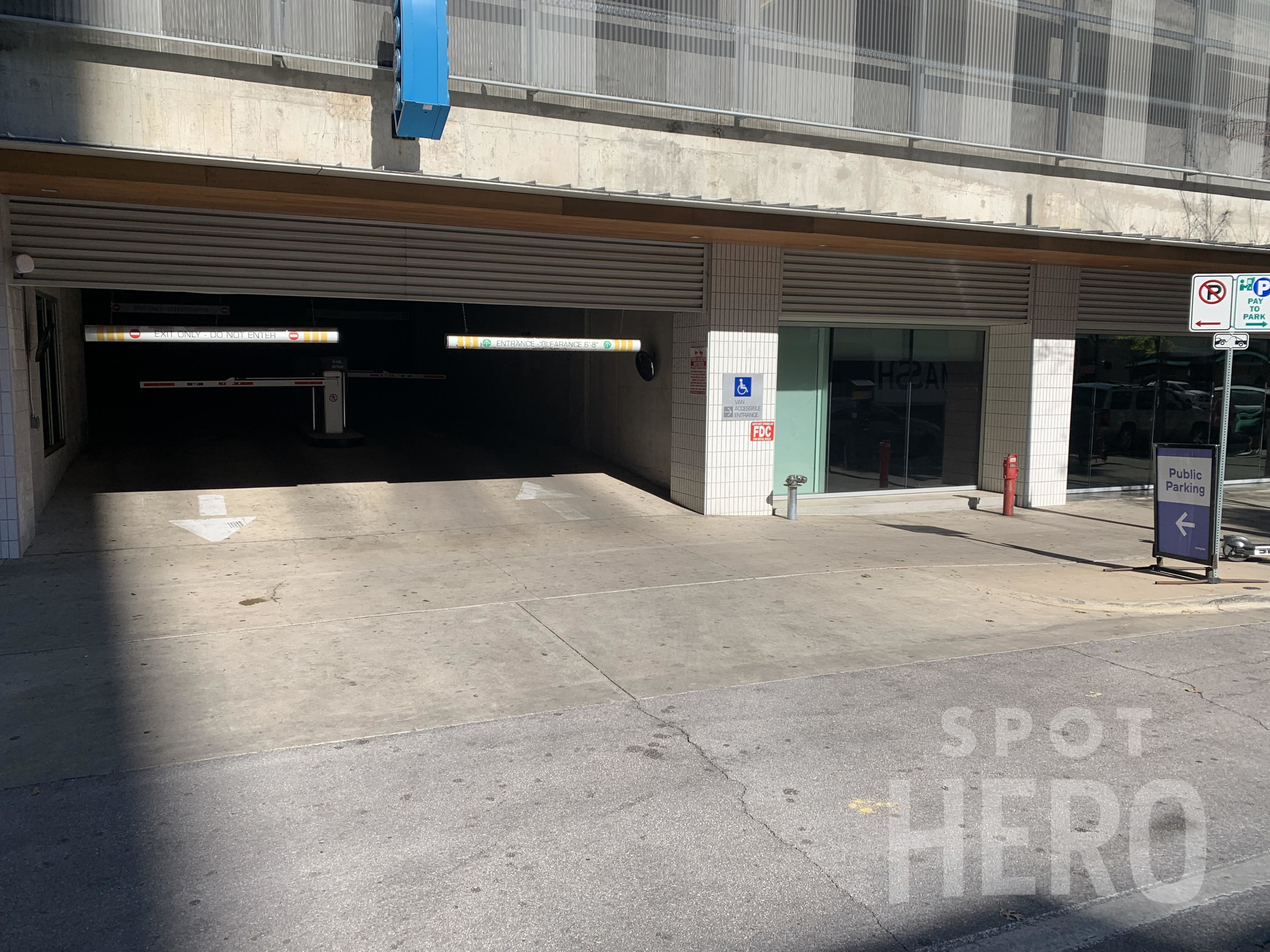 Photo of 120 E 5th St. - 501 Congress Garage