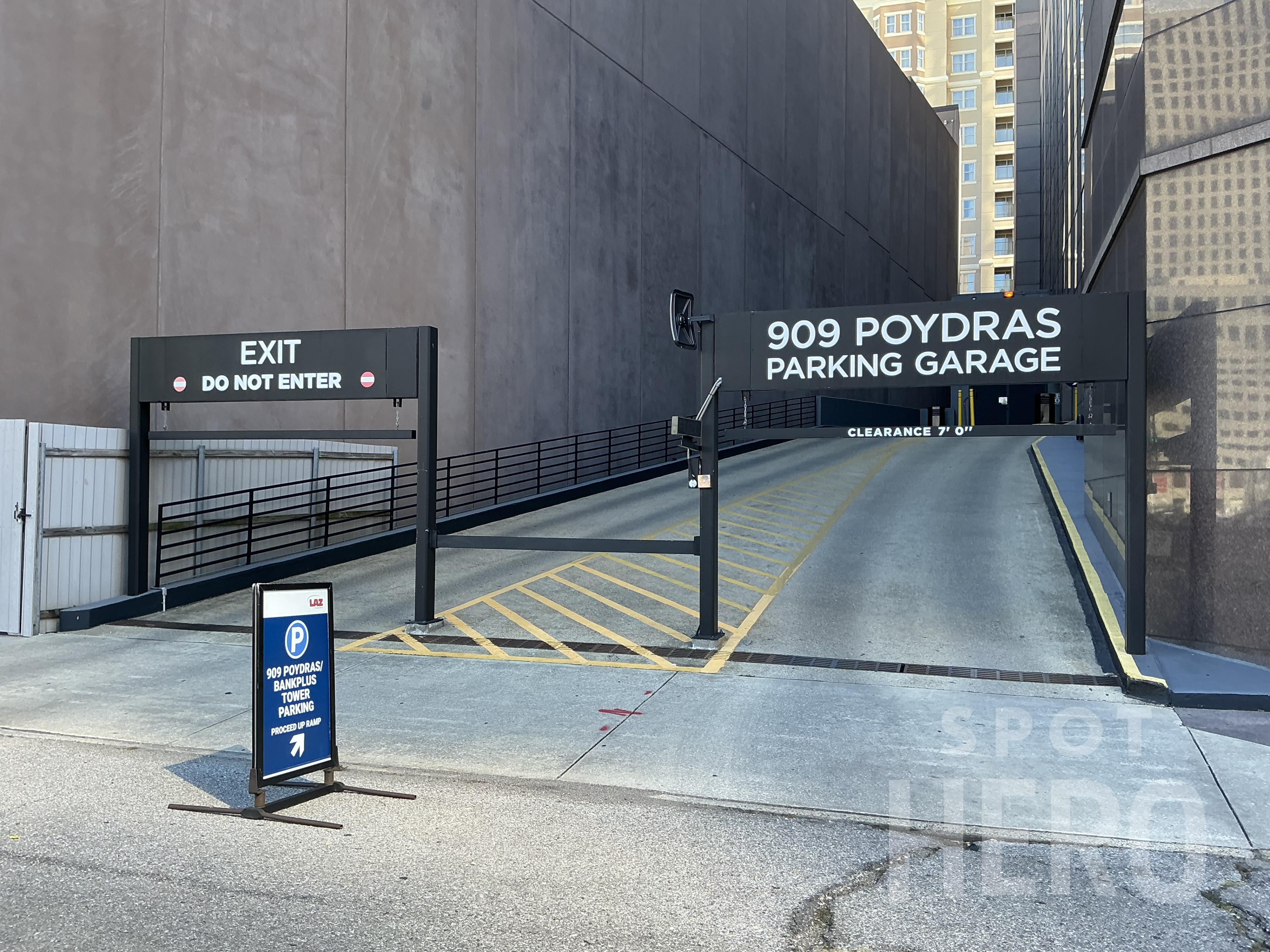 Photo of 909 Poydras St. - First Bank and Trust Tower Garage