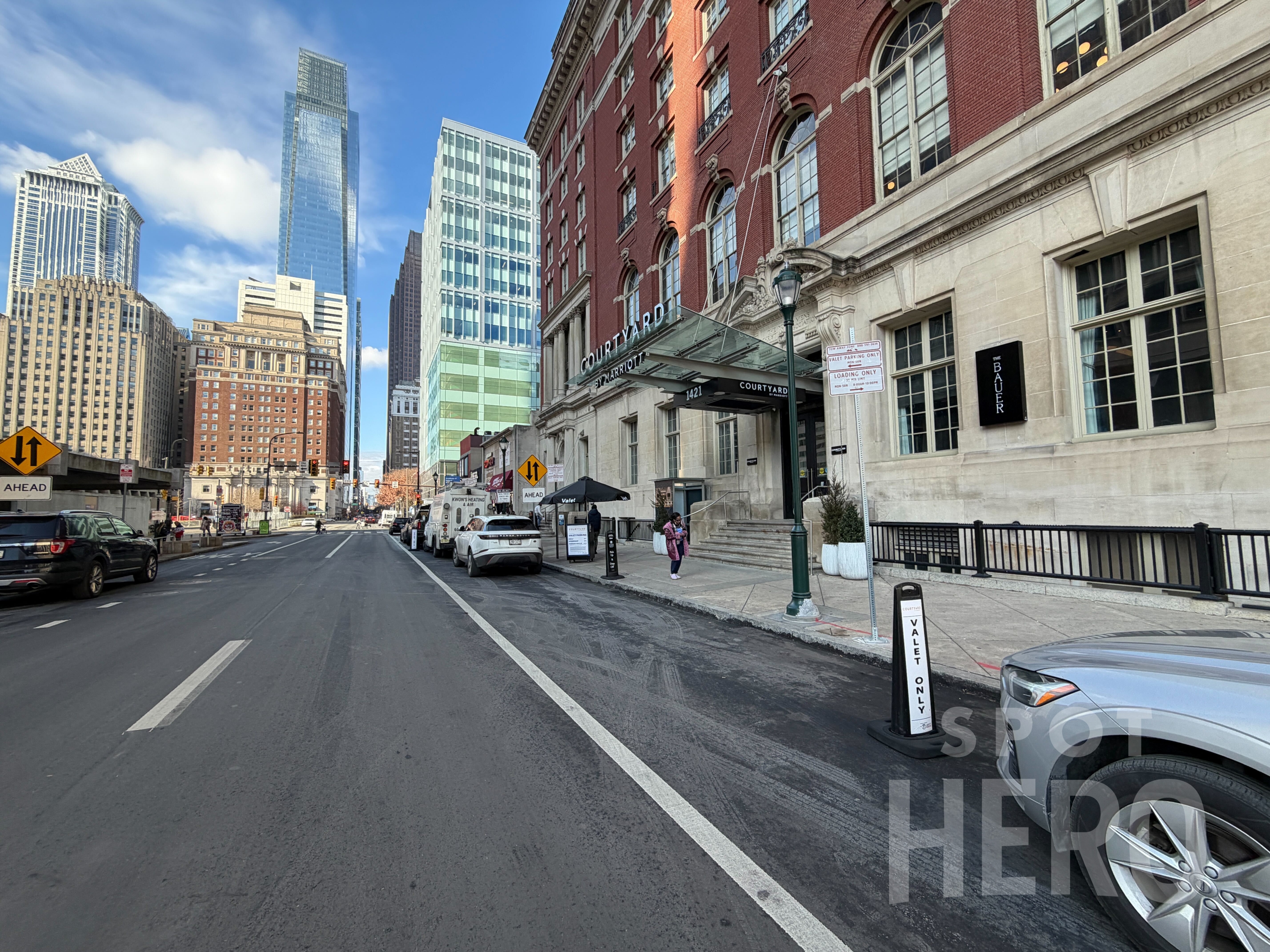 Photo of 1421 Arch St. - Courtyard Hotel Downtown Valet Stand