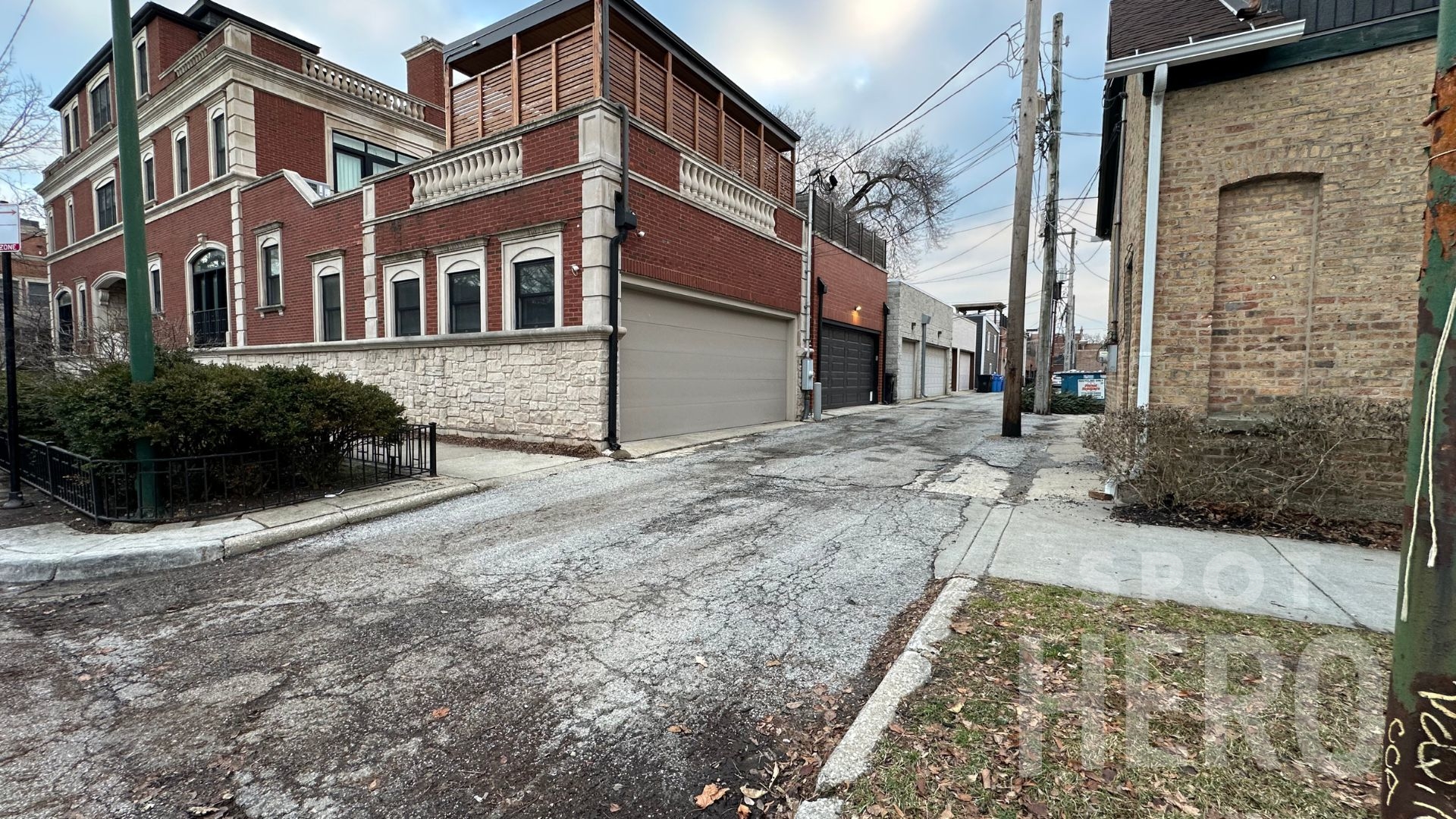 Photo of 1255 W Belden Ave. - Spot #20