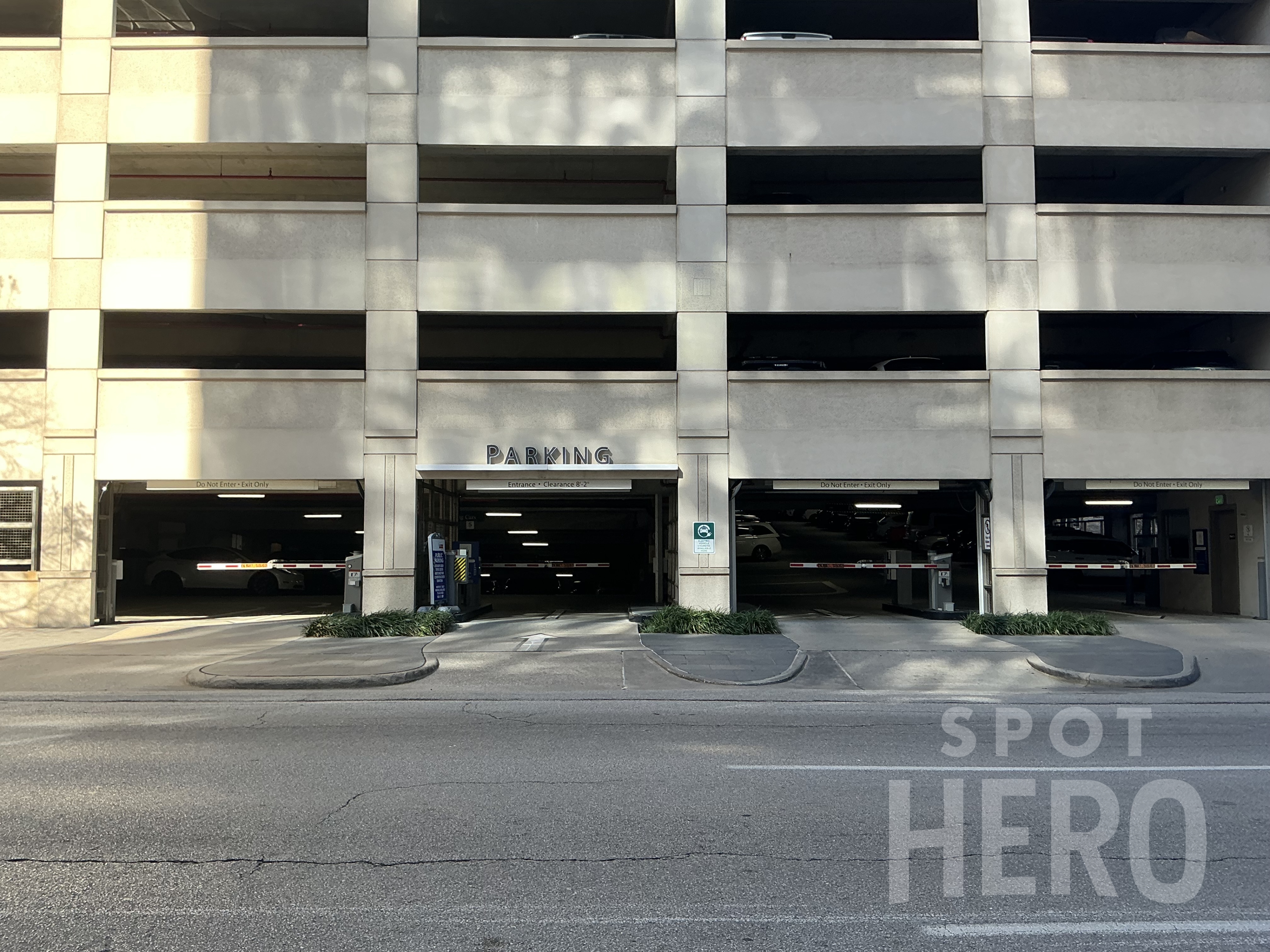 Photo of 930 La Branch St. (1401 McKinney St.) - 5 Houston Center Garage