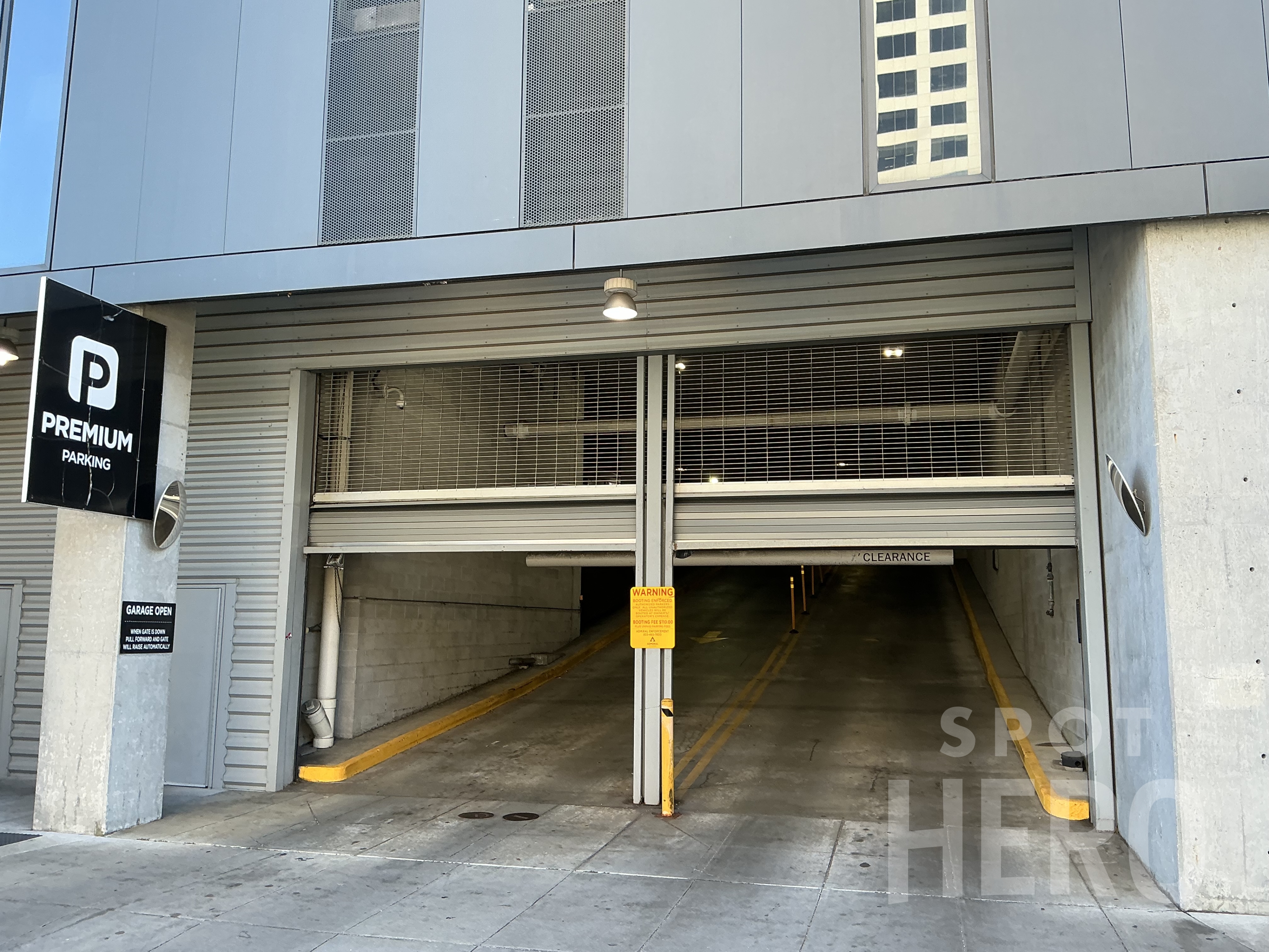 Photo of P101 (930 Poydras St.) - Garage