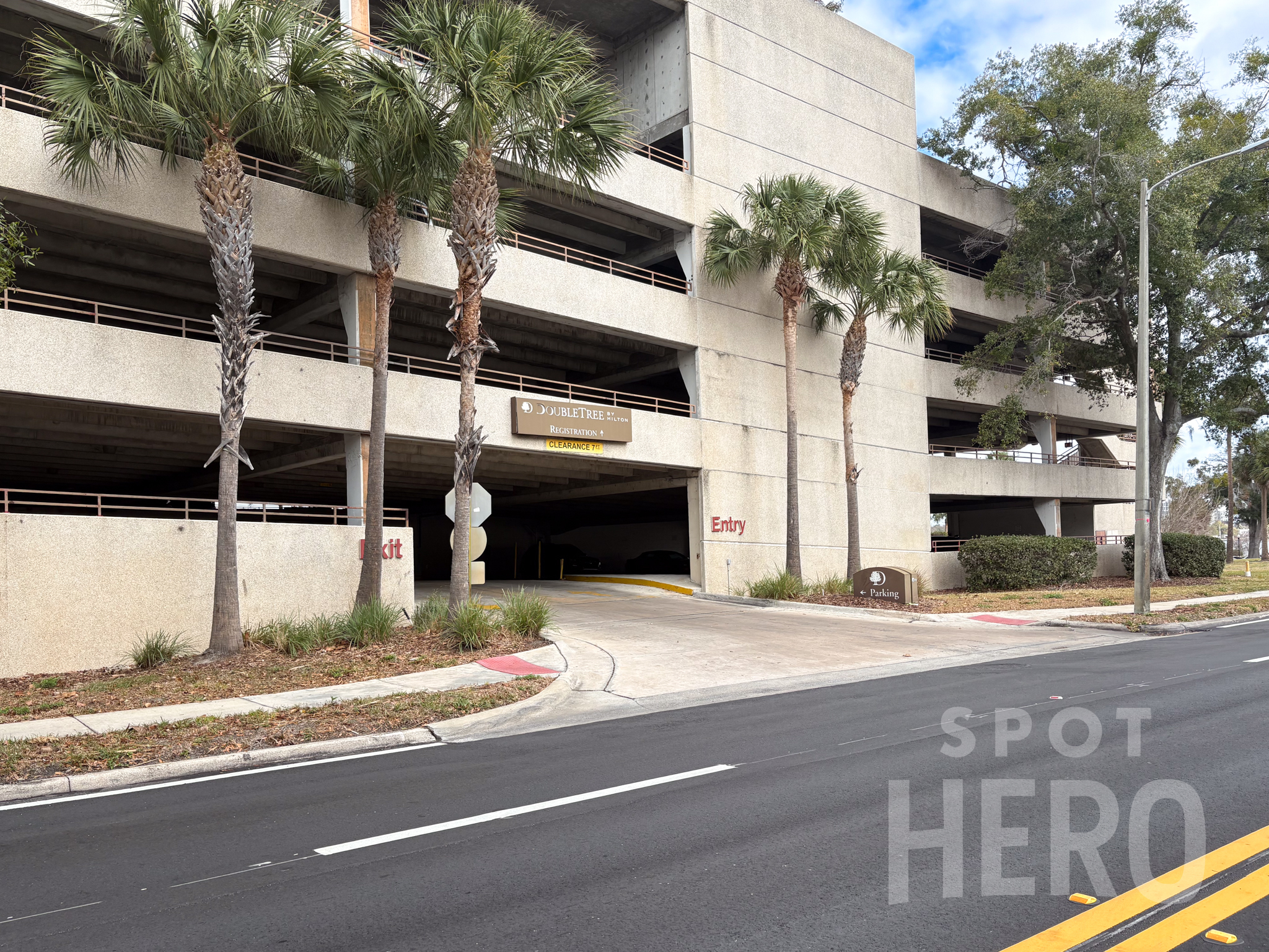 Photo of 1017 N Orange Ave. (60 S Ivanhoe Blvd.) - DoubleTree Orlando Downtown Garage