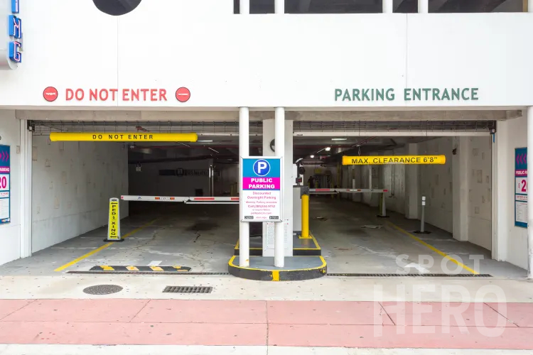 Photo of 1041 Collins Ave. - Pelican Garage