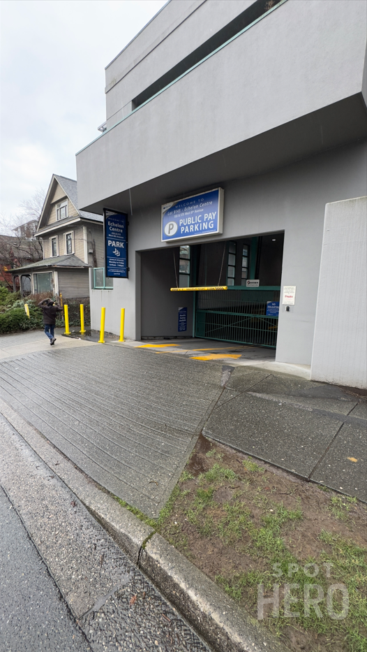 Photo of 2340 Ash St. (555-575 W 8th Ave.) - Echelon Centre Garage