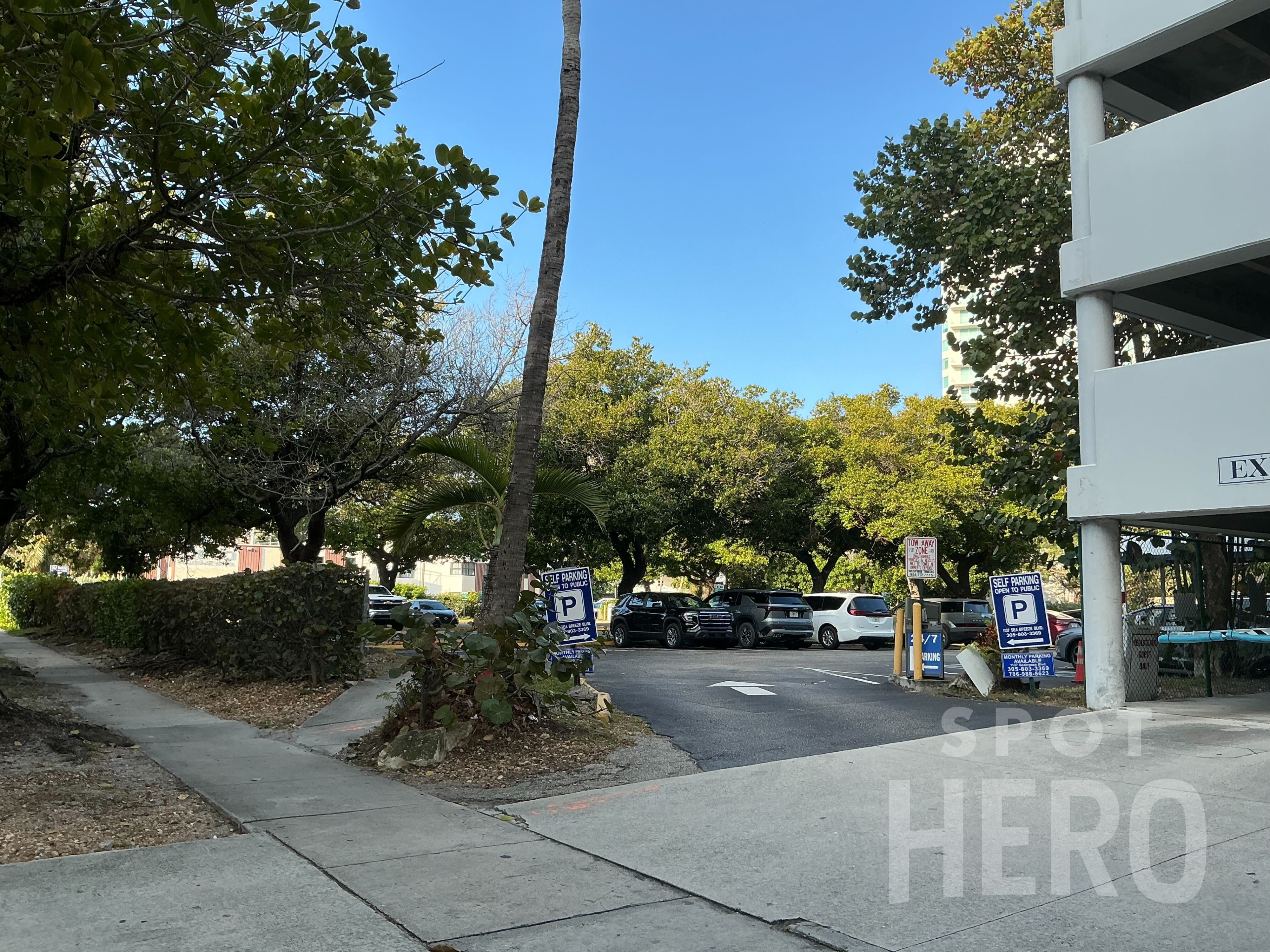 Photo of 1137 Seabreeze Blvd.