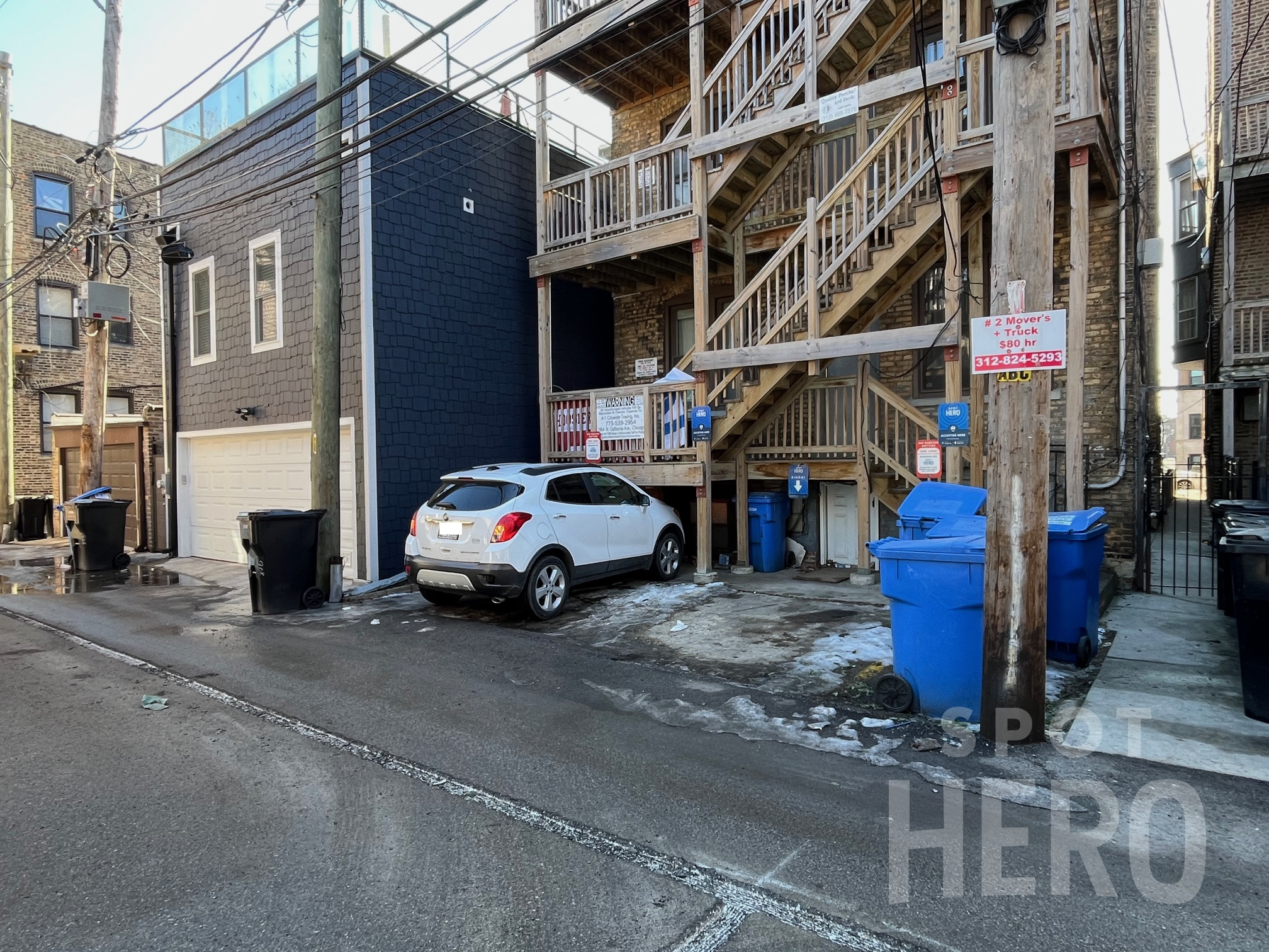 Photo of 910 W Addison St. - Left Side - Alley Entrance
