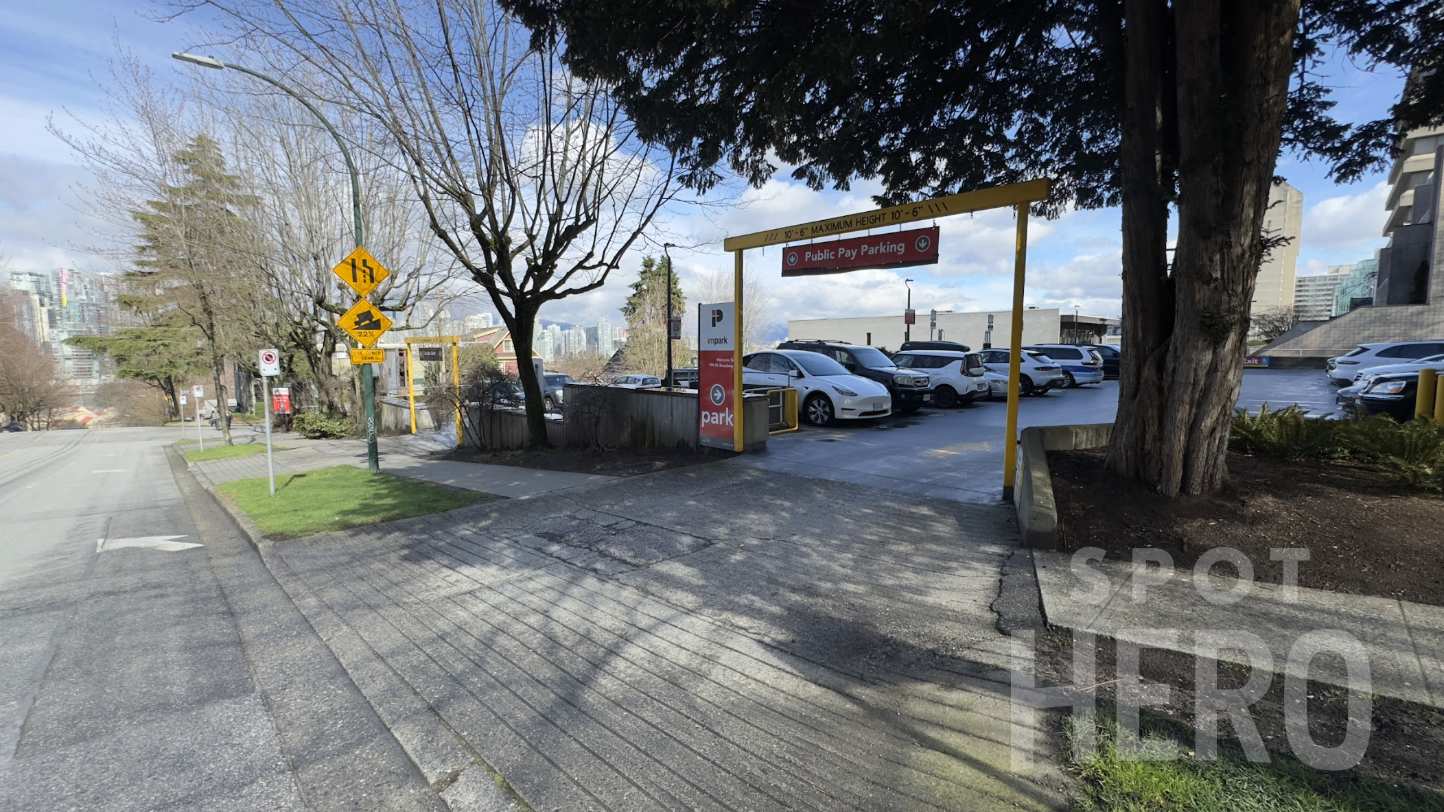 Photo of 2454 Oak St. (999 W Broadway) - Lot #787