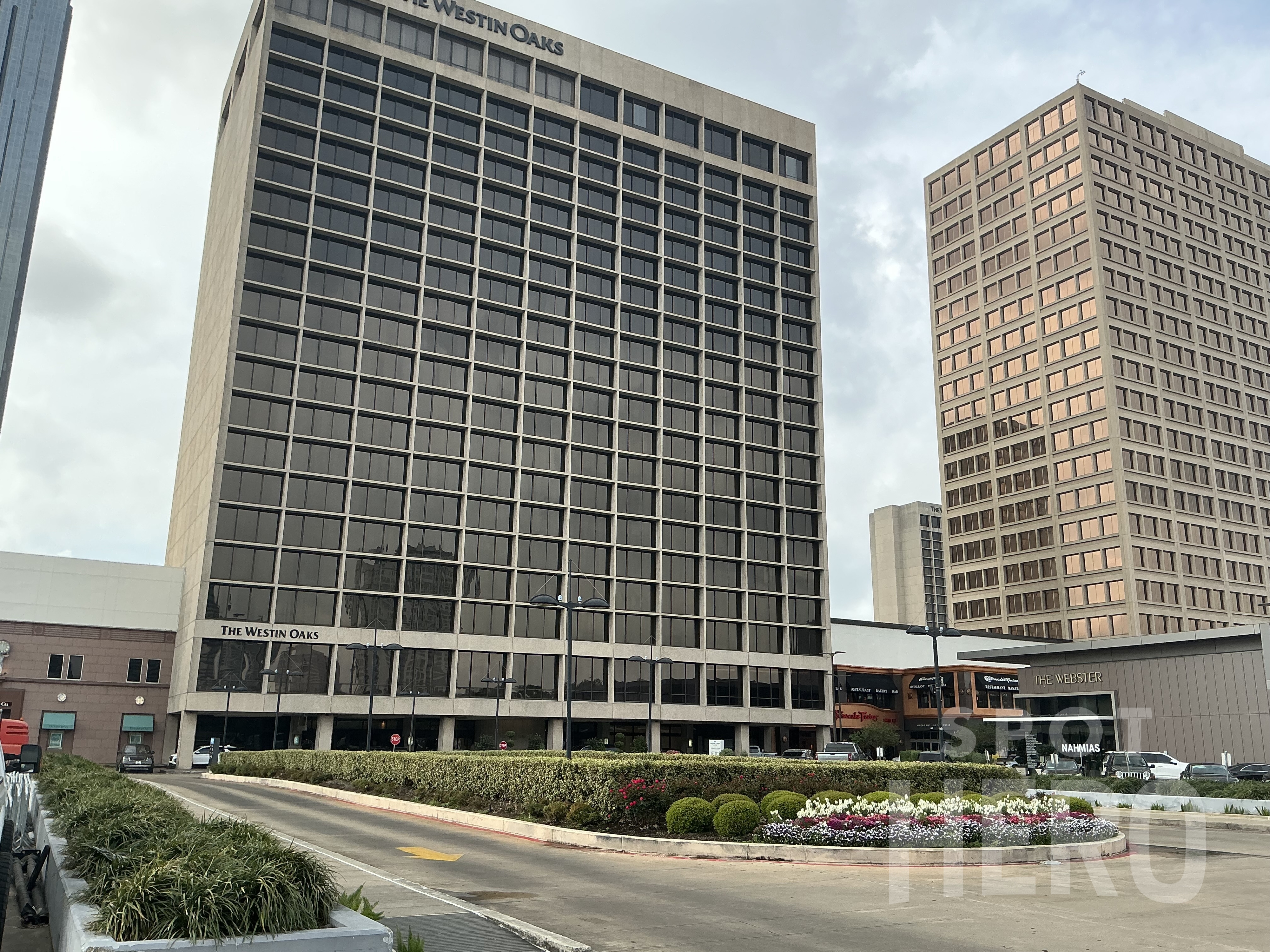 Photo of 5011 Westheimer Rd. - The Westin Oaks Houston Valet Stand