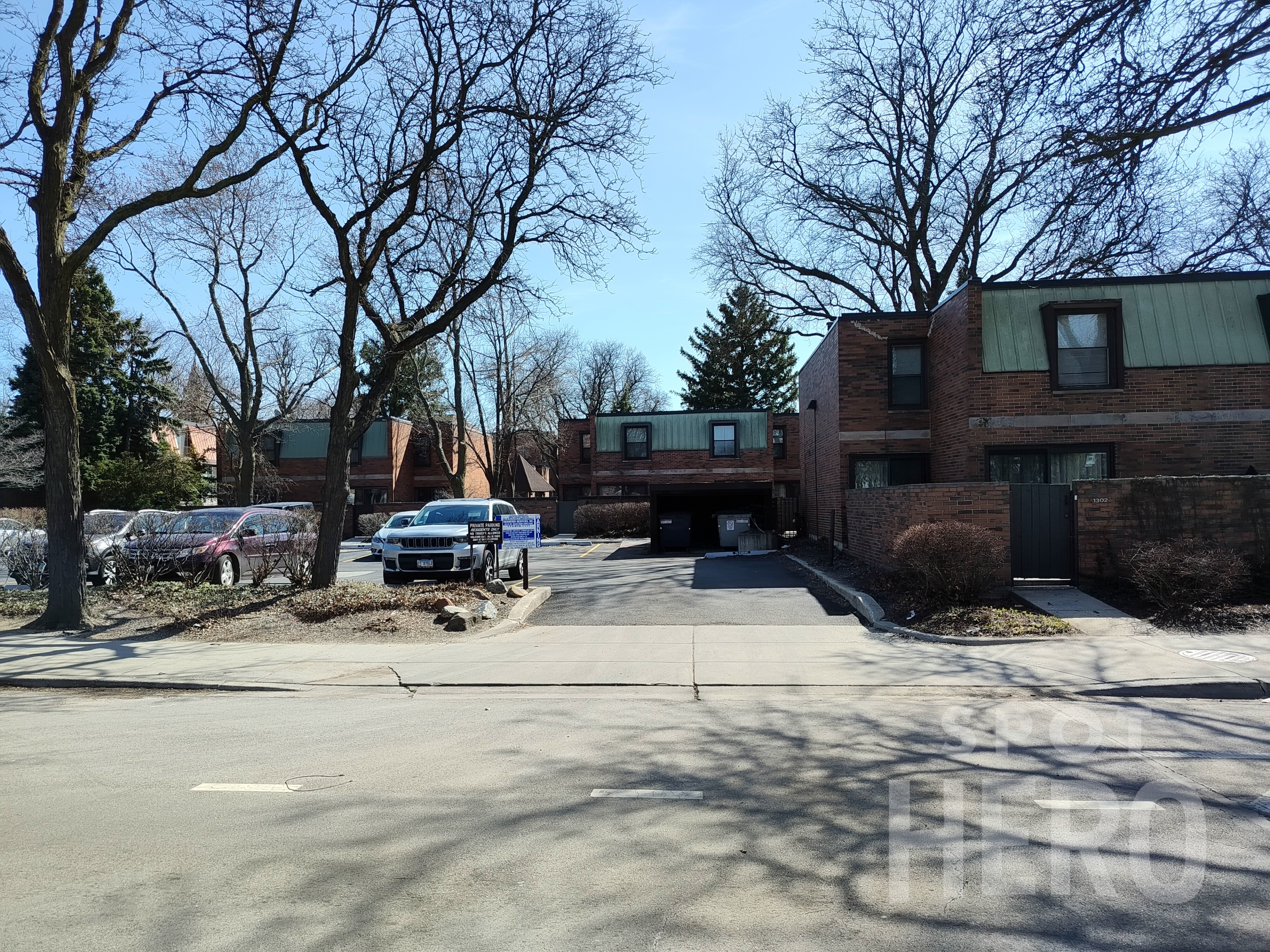 Photo of 1305 W Harrison St. (1260 W Westgate Ter.) - Spot #17