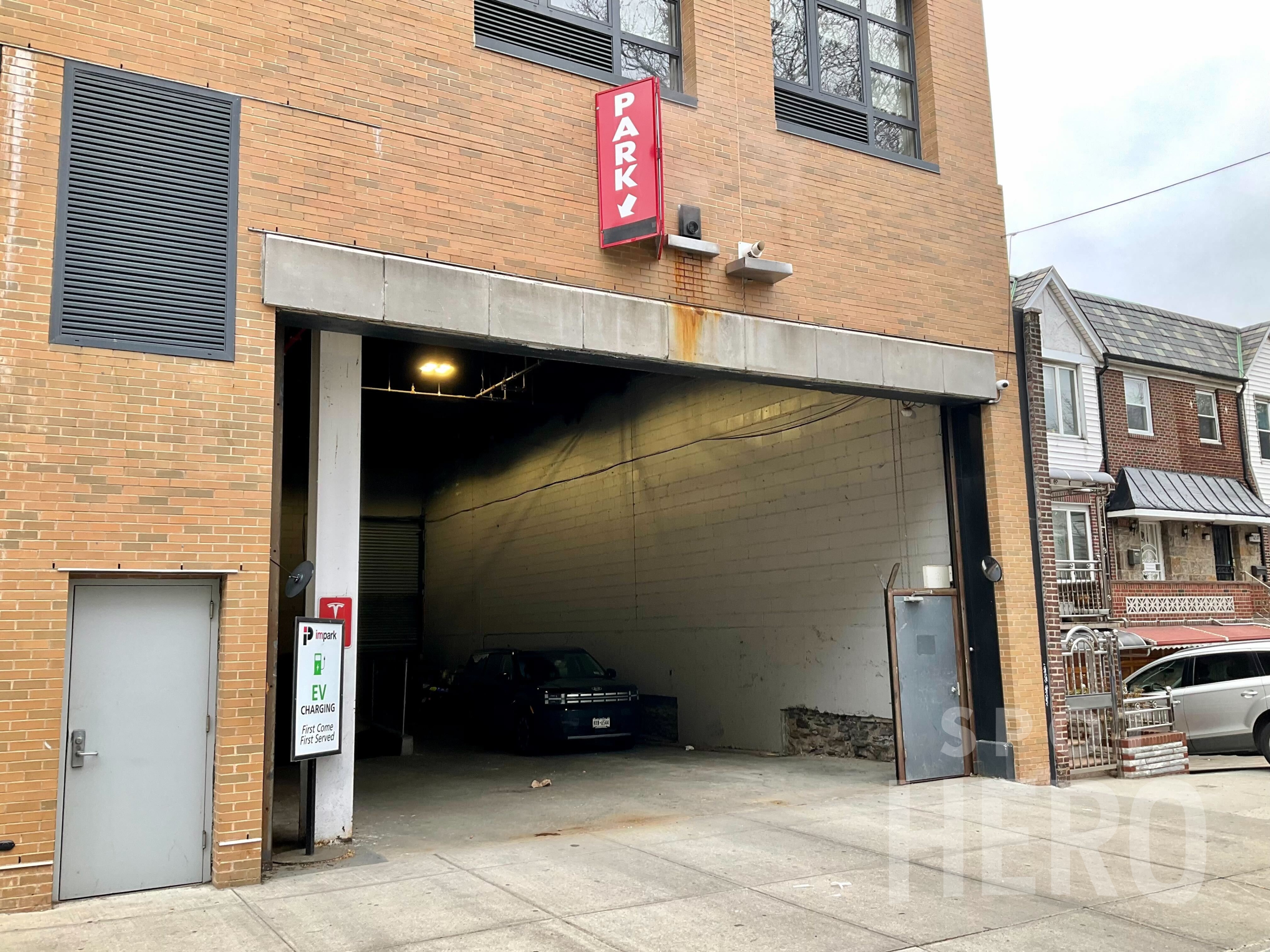 Photo of 33-01 29th St. (29-10 Broadway) - Garage