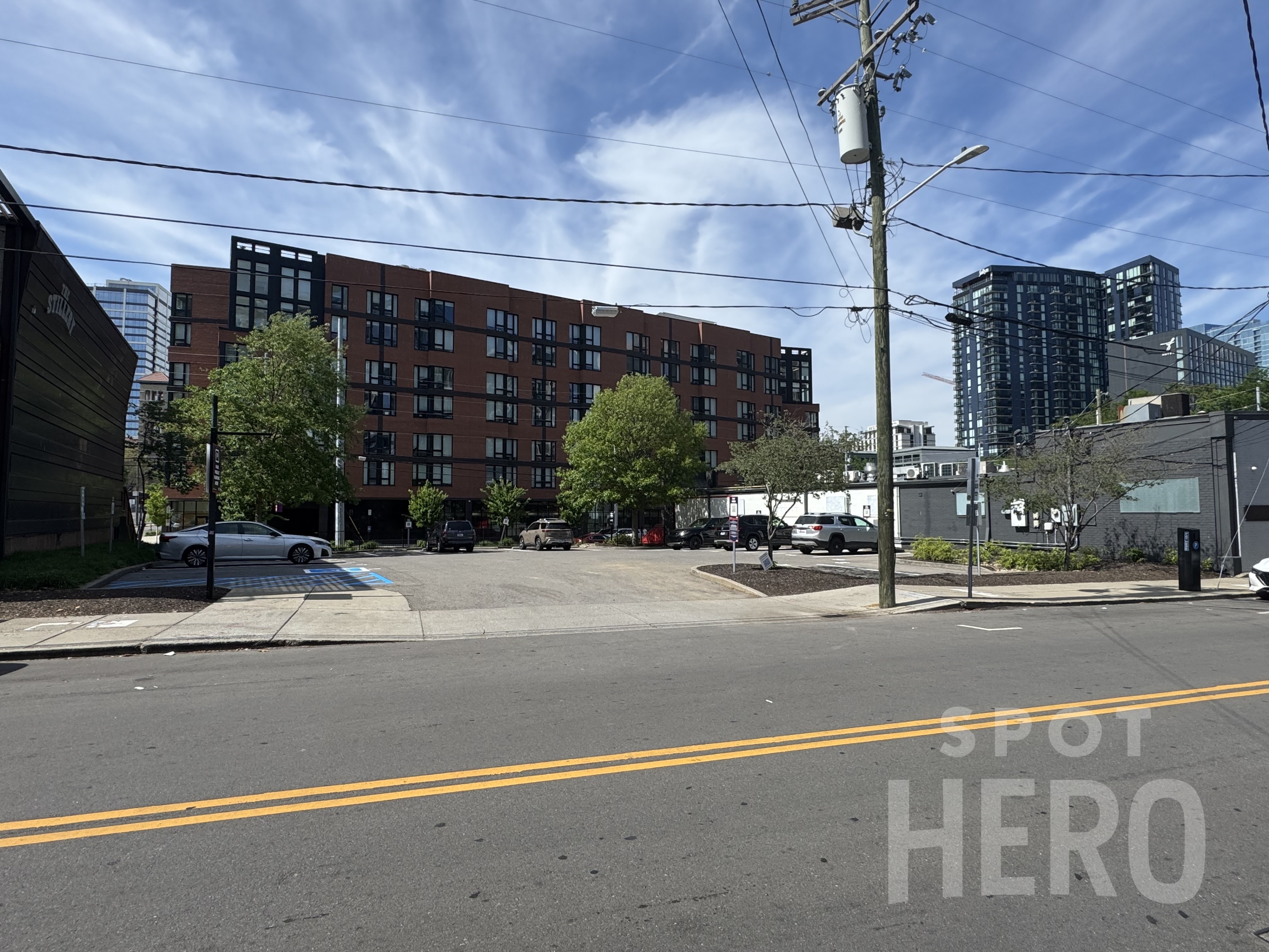 Photo of 1915 Division St. - Salon Lot