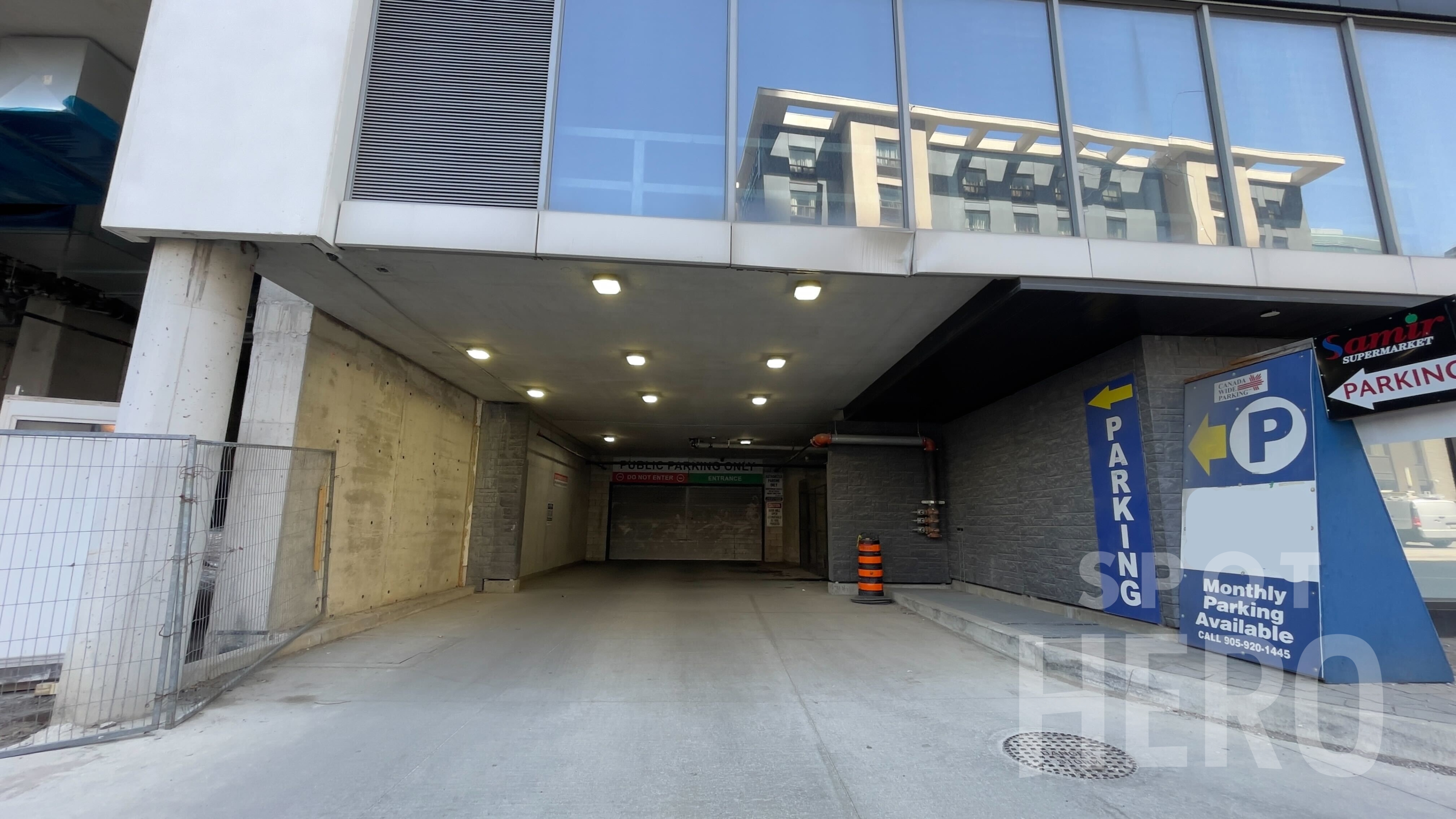 Photo of 11 Caroline St. S (20 George St.) - Garage