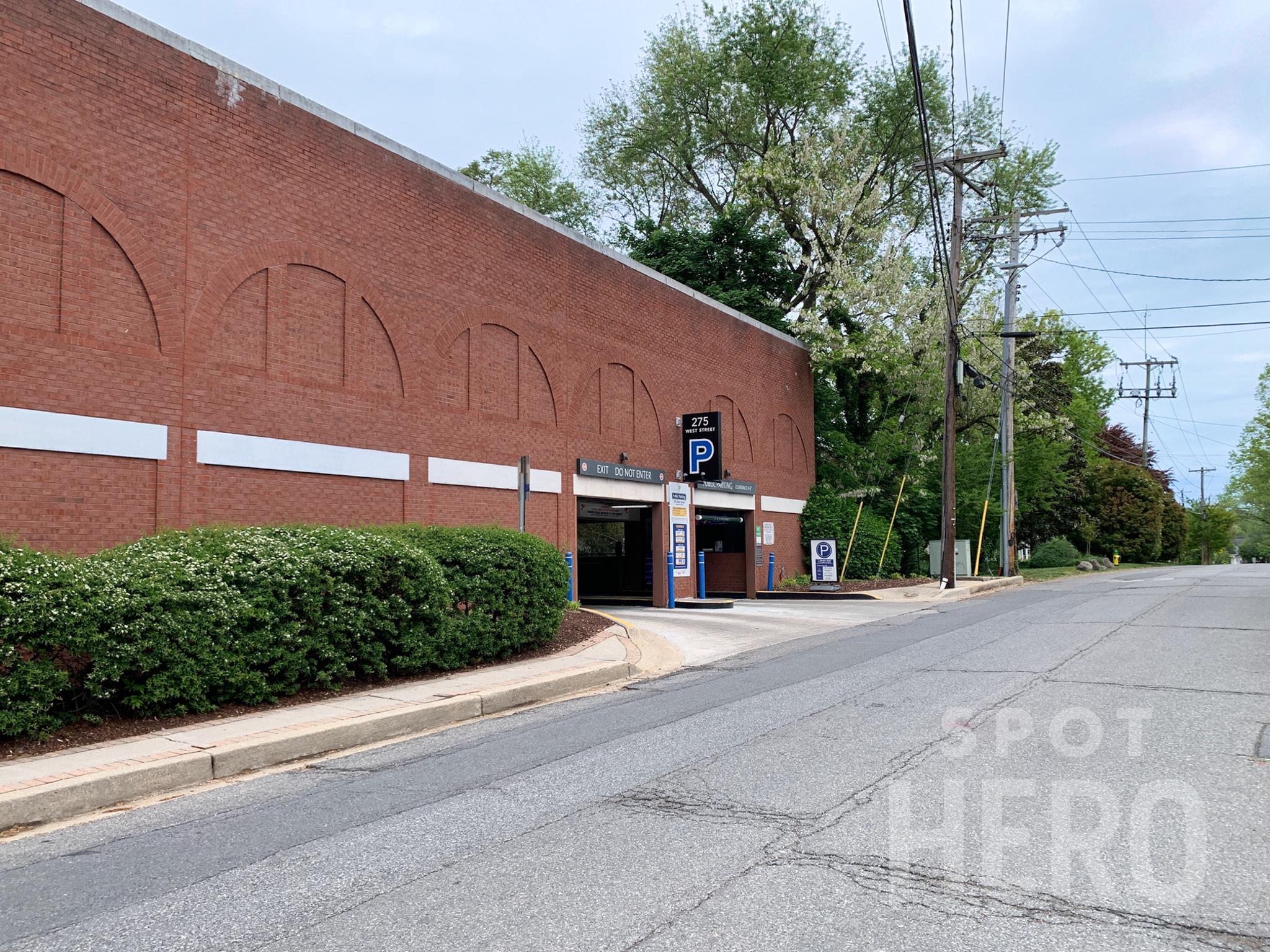 Photo of 4 Amos Garrett Blvd. (275 West St.) - Garage 481