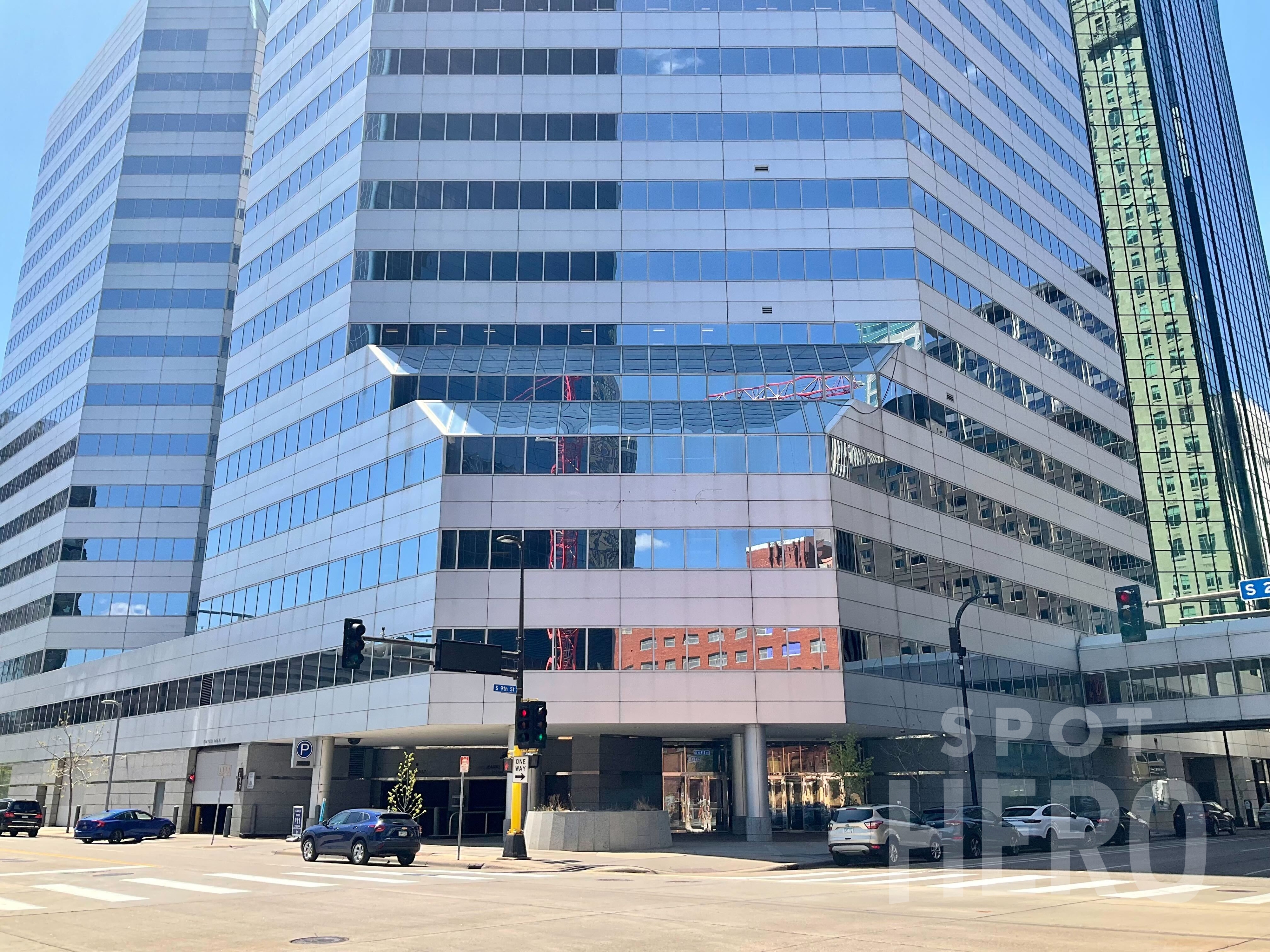 Photo of 904 2nd Ave. S - AT&T Forum Garage
